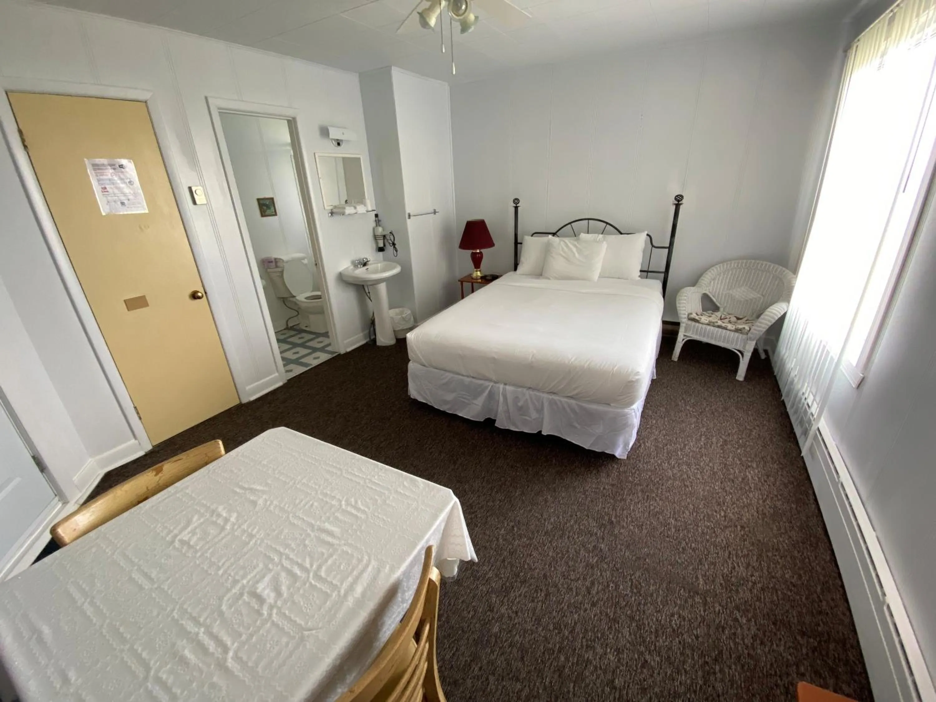 Bedroom in Restaurant-Motel L'Etoile du Nord