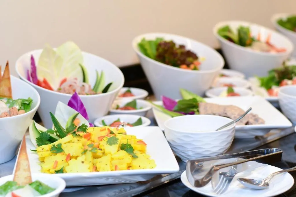 Restaurant/places to eat in Golden Tulip Al-Zahabi