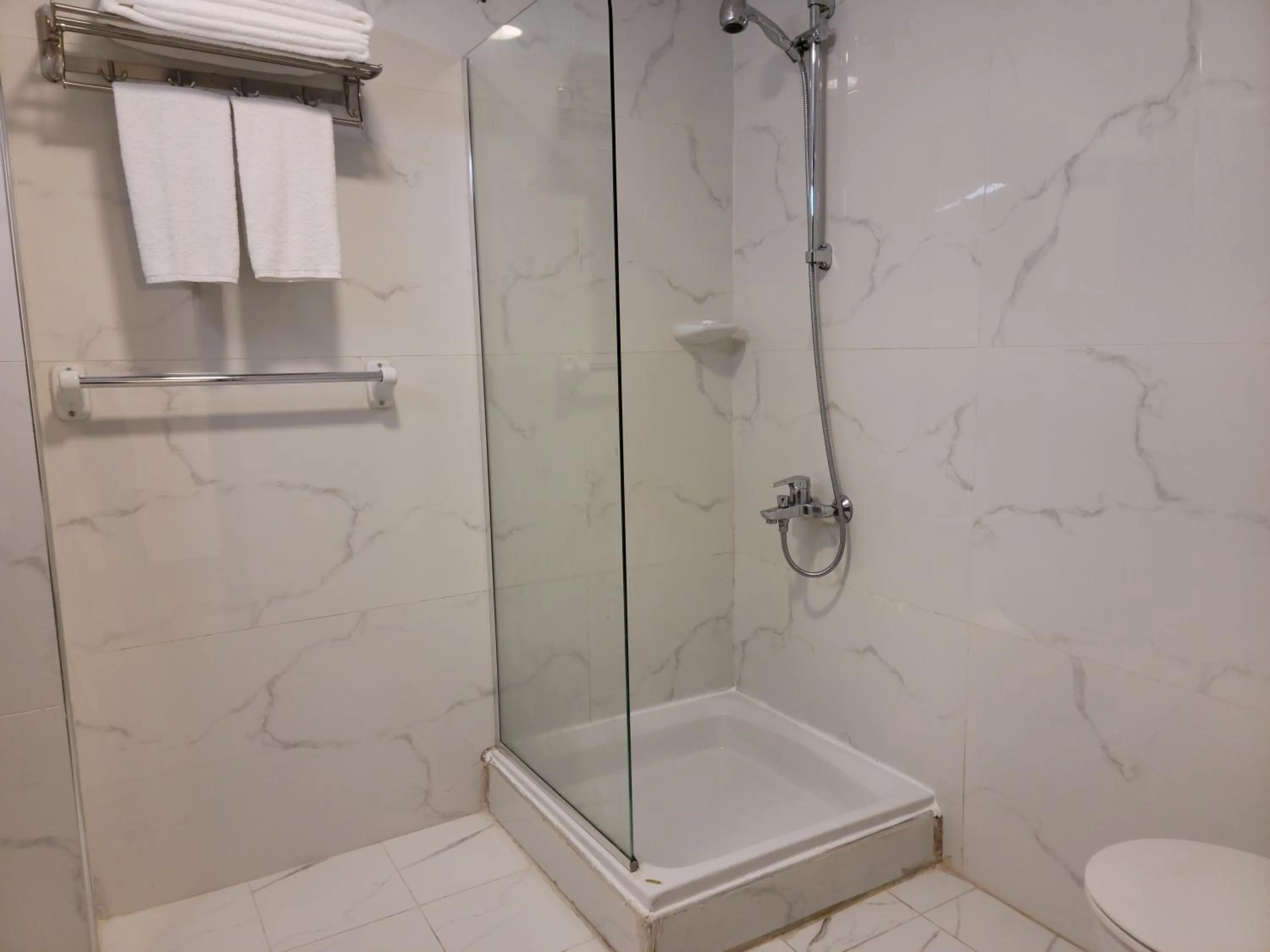 Al Ansar Palace Golden Tulip Hotel