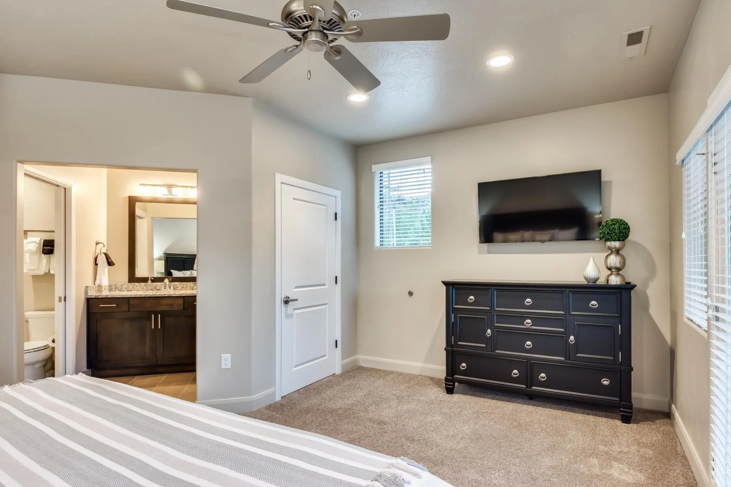 Bed in Watchman Villas