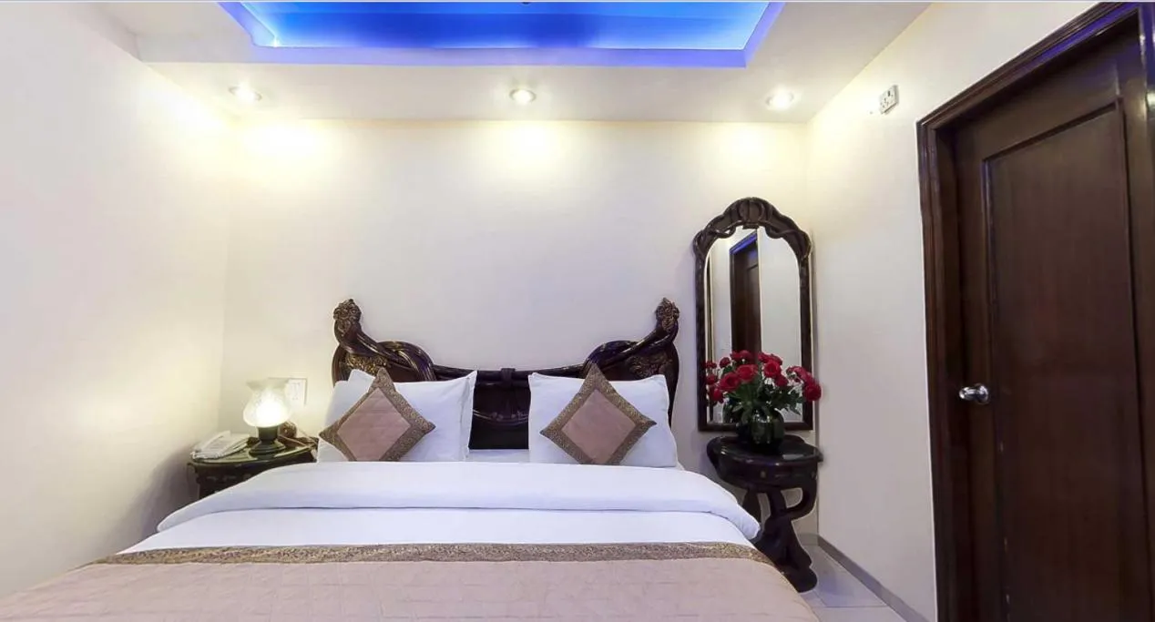 Bedroom, Bed in Hotel Sita International