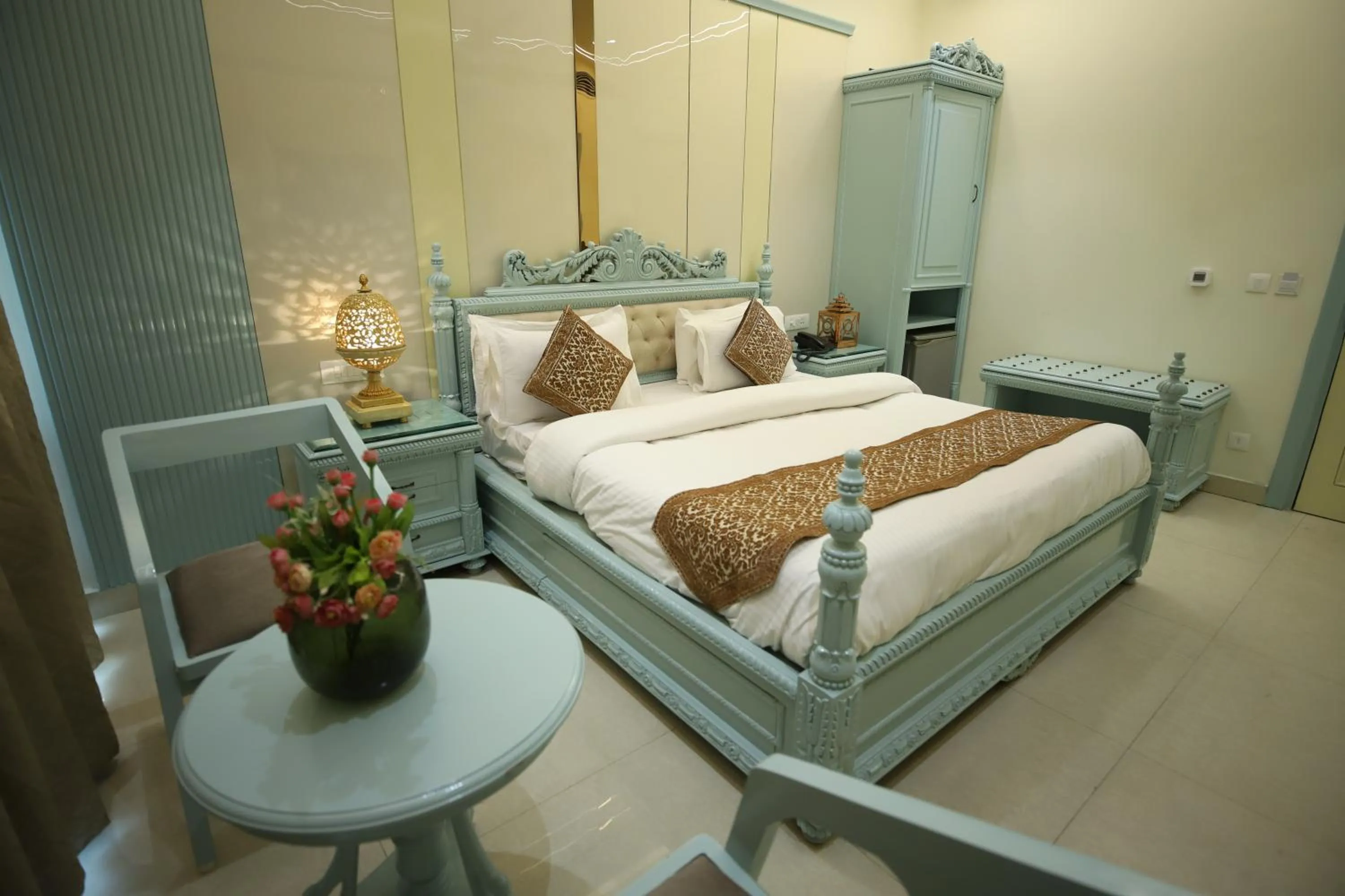 Bed in Hotel Sita International