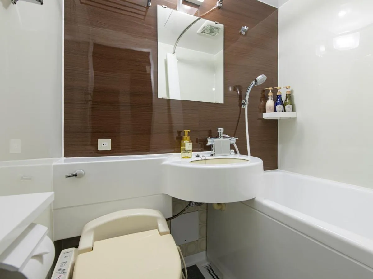 Shower in Onomichi Daiichi Hotel