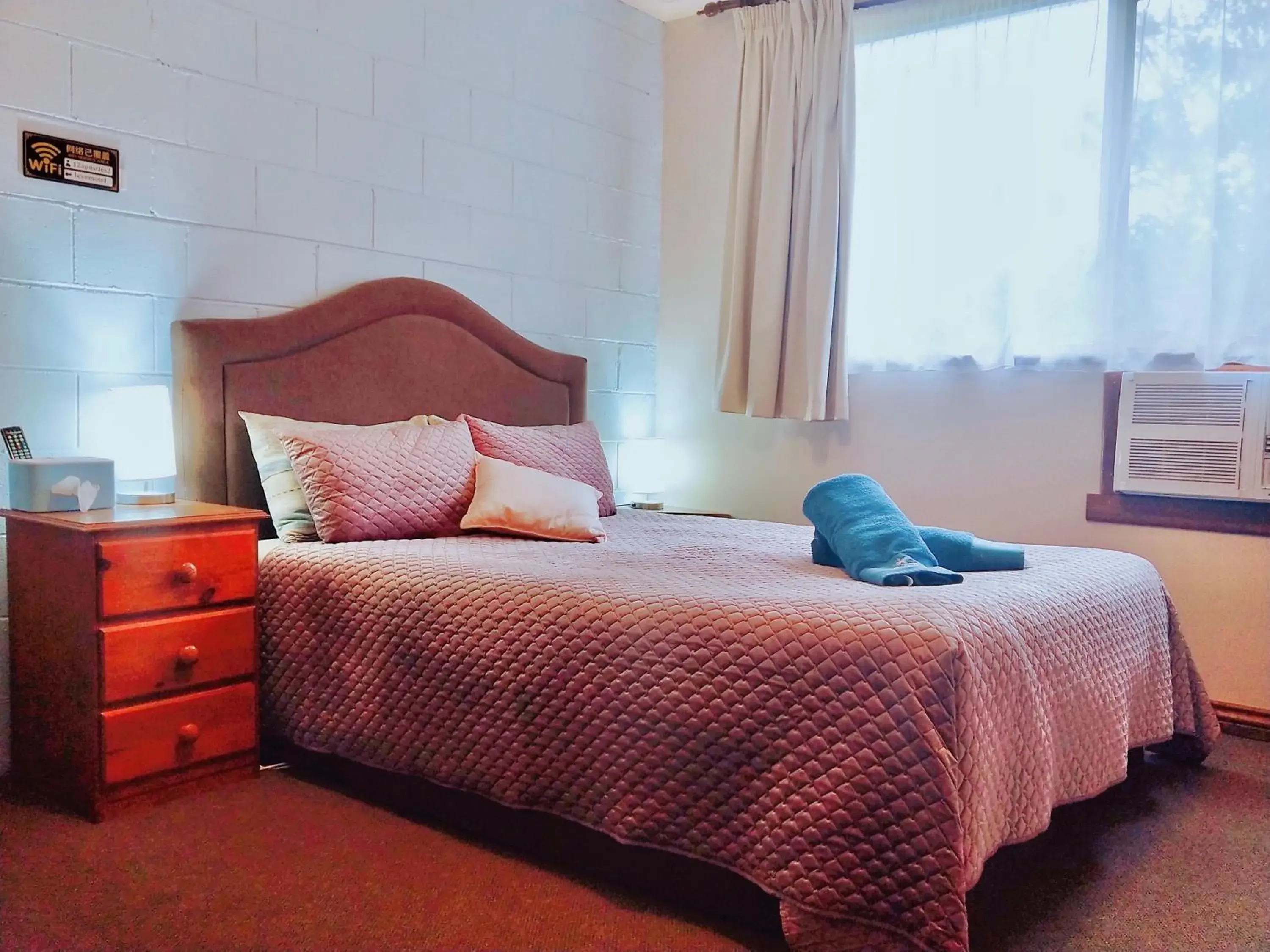Value Queen Bed Room (Non - Pet Friendly) in Twelve Apostles Motel & Country Retreat Value Queen Bed Room (Non - Pet Friendly) in Twelve Apostles Motel & Country Retreat