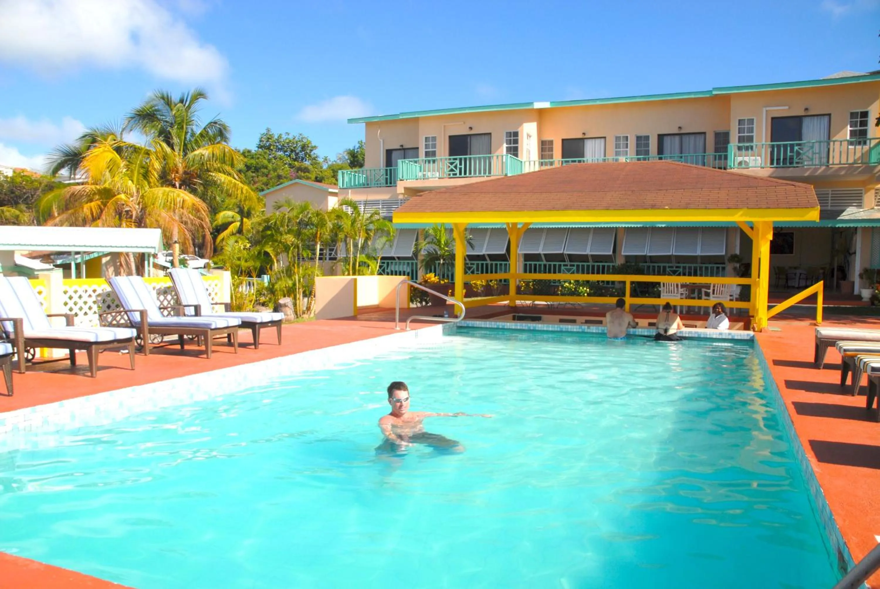 Swimming pool in Bird Rock Beach Hotel