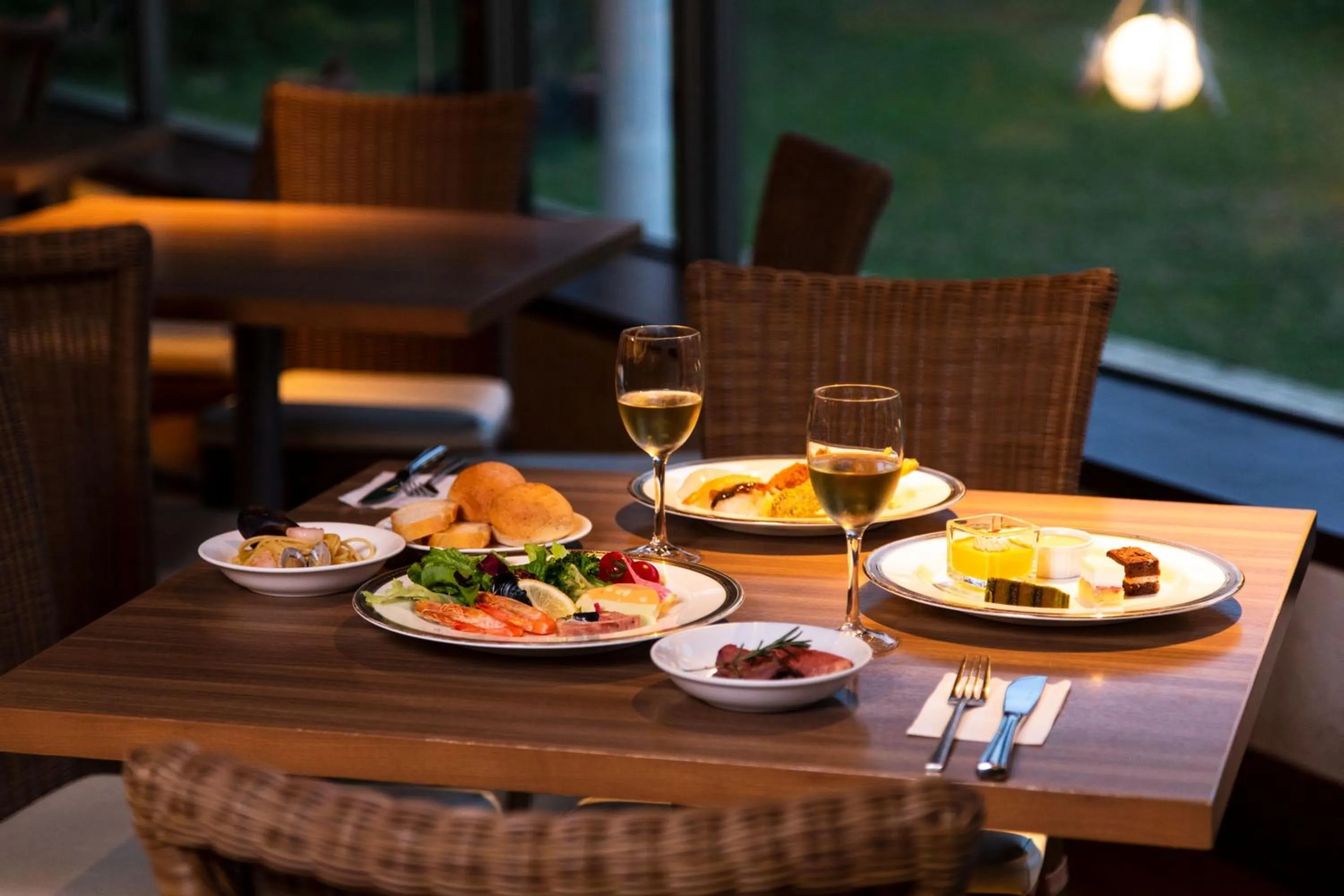 Restaurant/places to eat in Art Hotel Ishigakijima