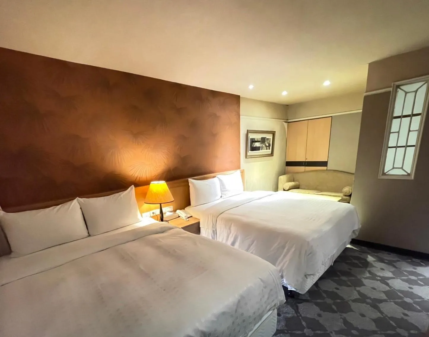 Photo of the whole room, Bed in Dahshin Hotel