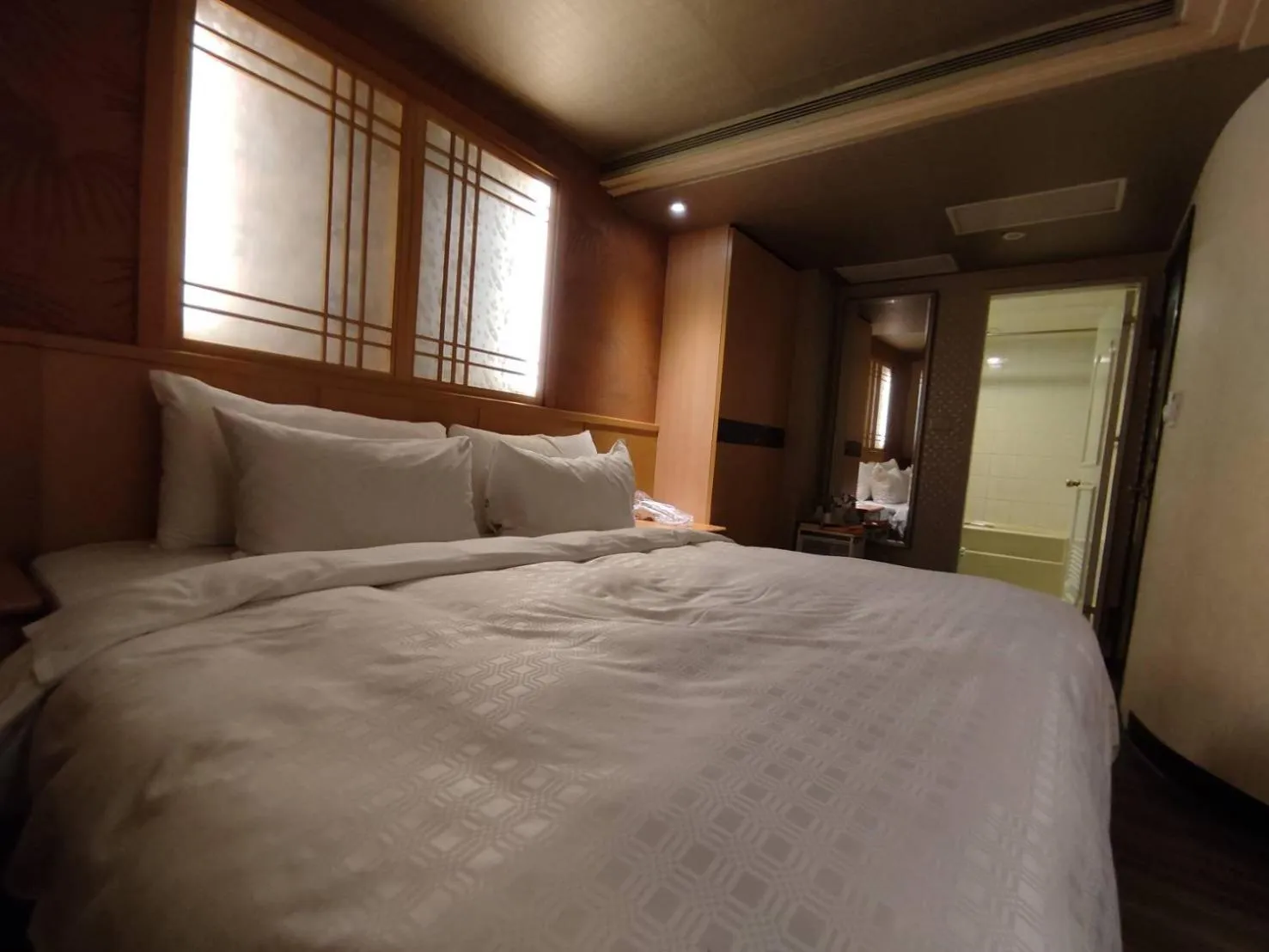 Bed in Dahshin Hotel