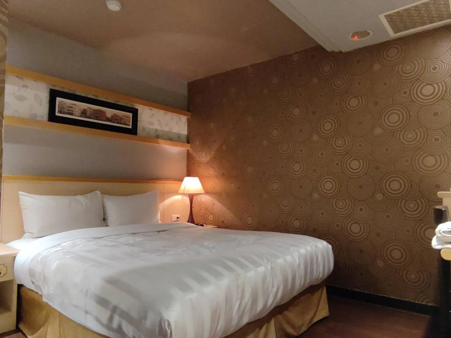 Bed in Dahshin Hotel