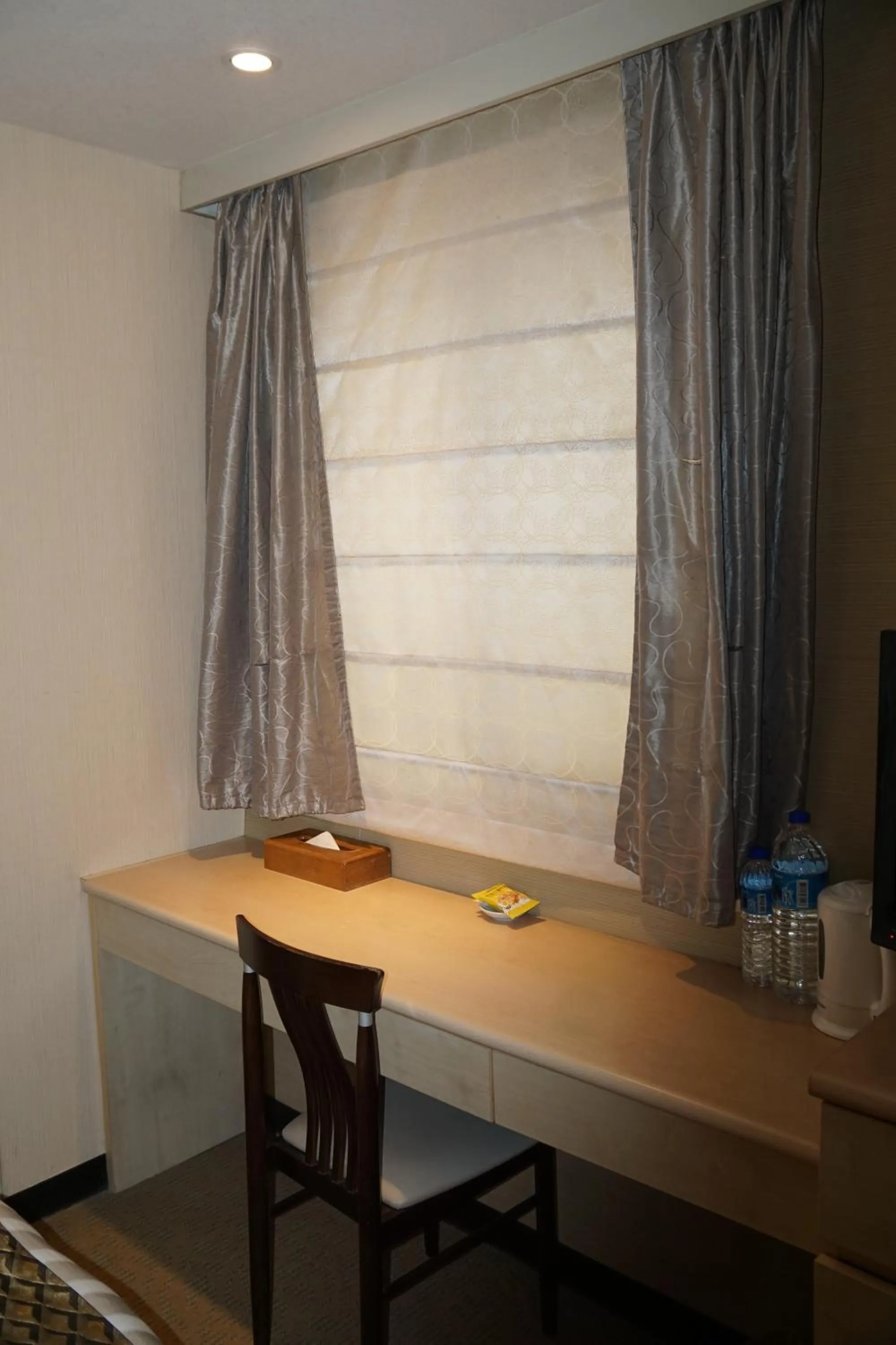 Bedroom in Dahshin Hotel