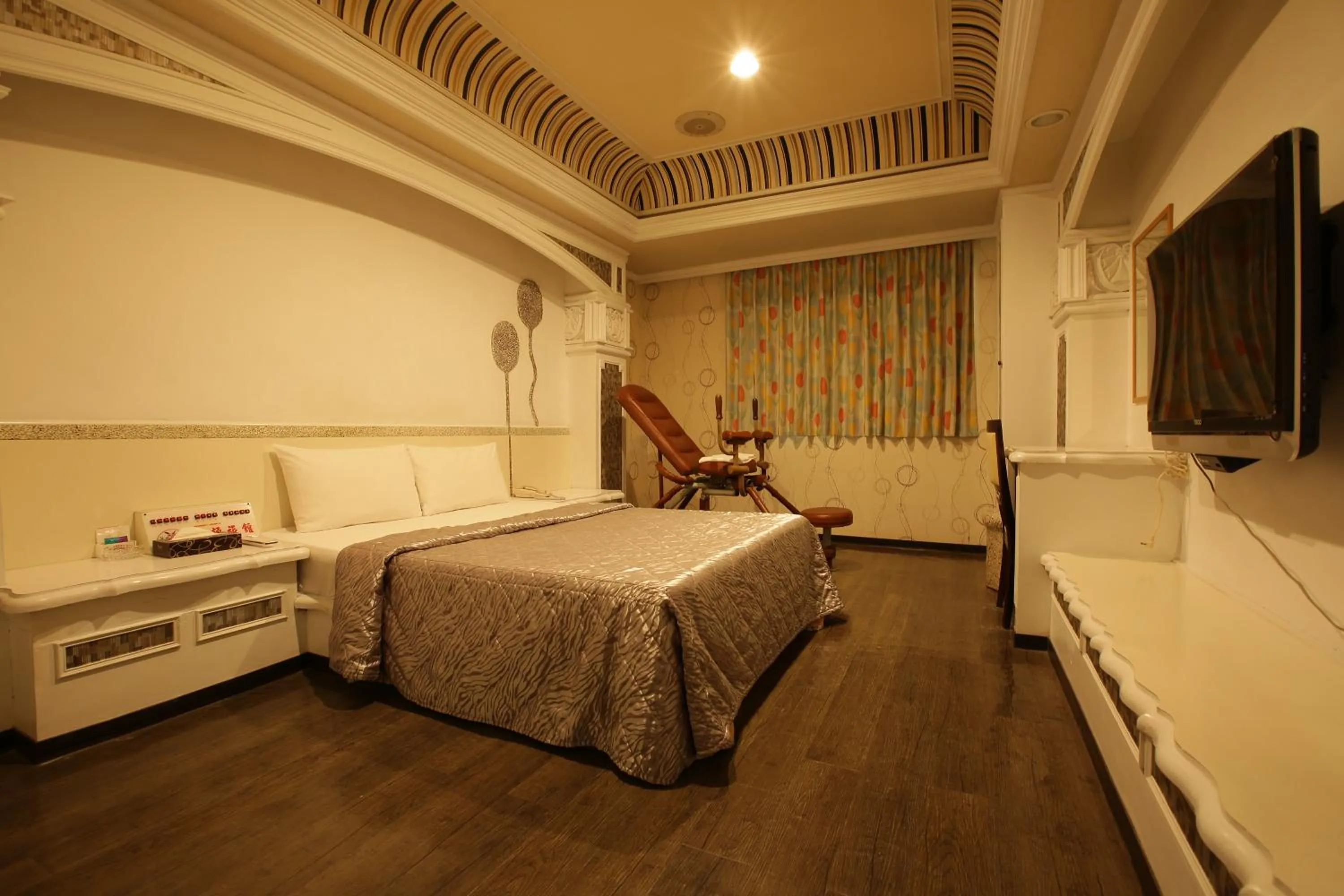 Bed in Hua Yue Hotel