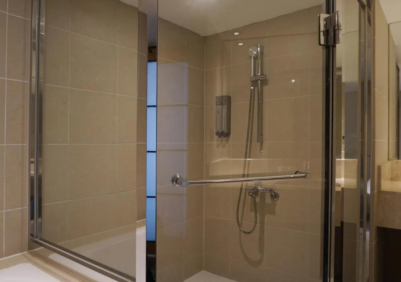 Bathroom in Royal Inn Taipei Nanxi - MRT Zhongshan Station