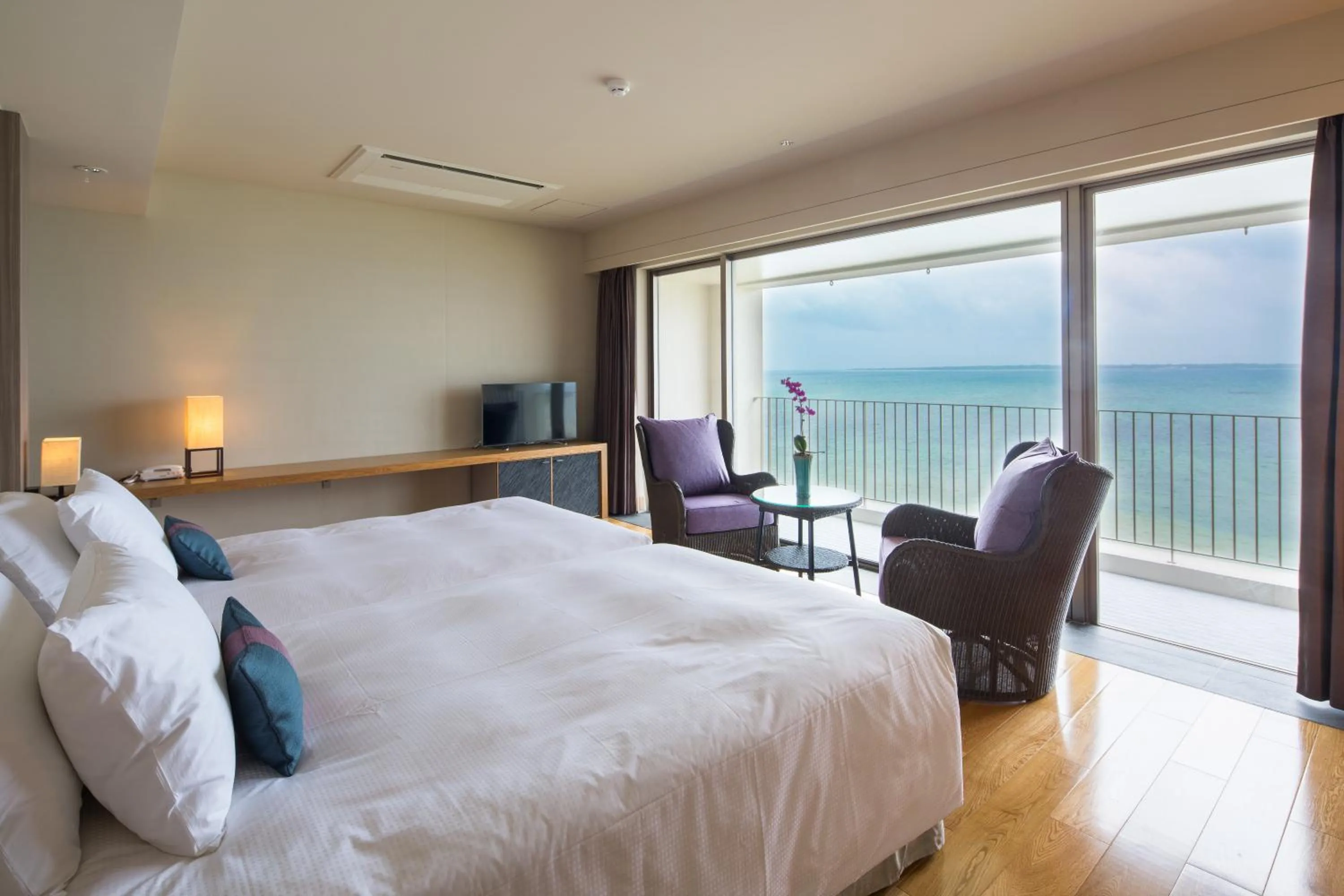 Sea view, Bed in Beach Hotel Sunshine Ishigakijima