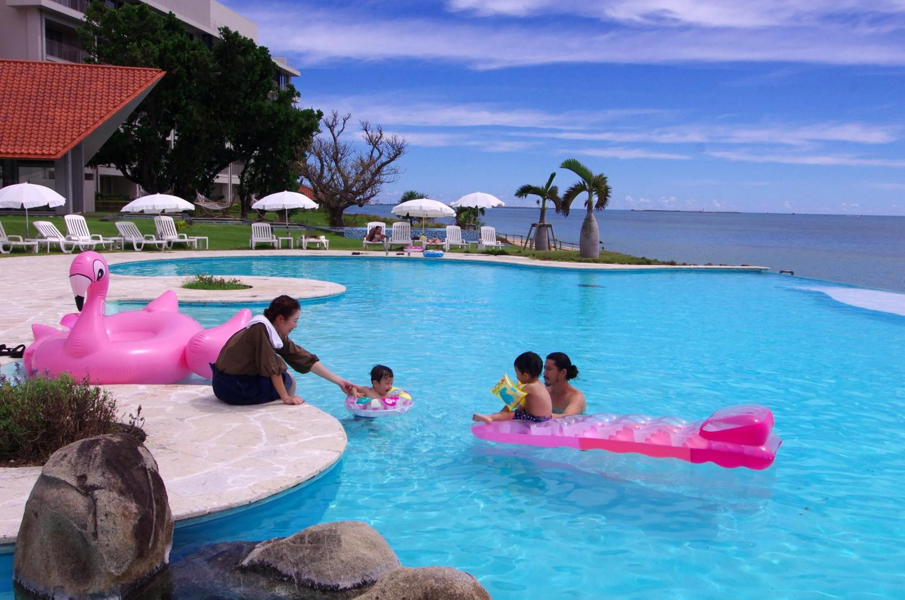 Swimming pool in Beach Hotel Sunshine Ishigakijima