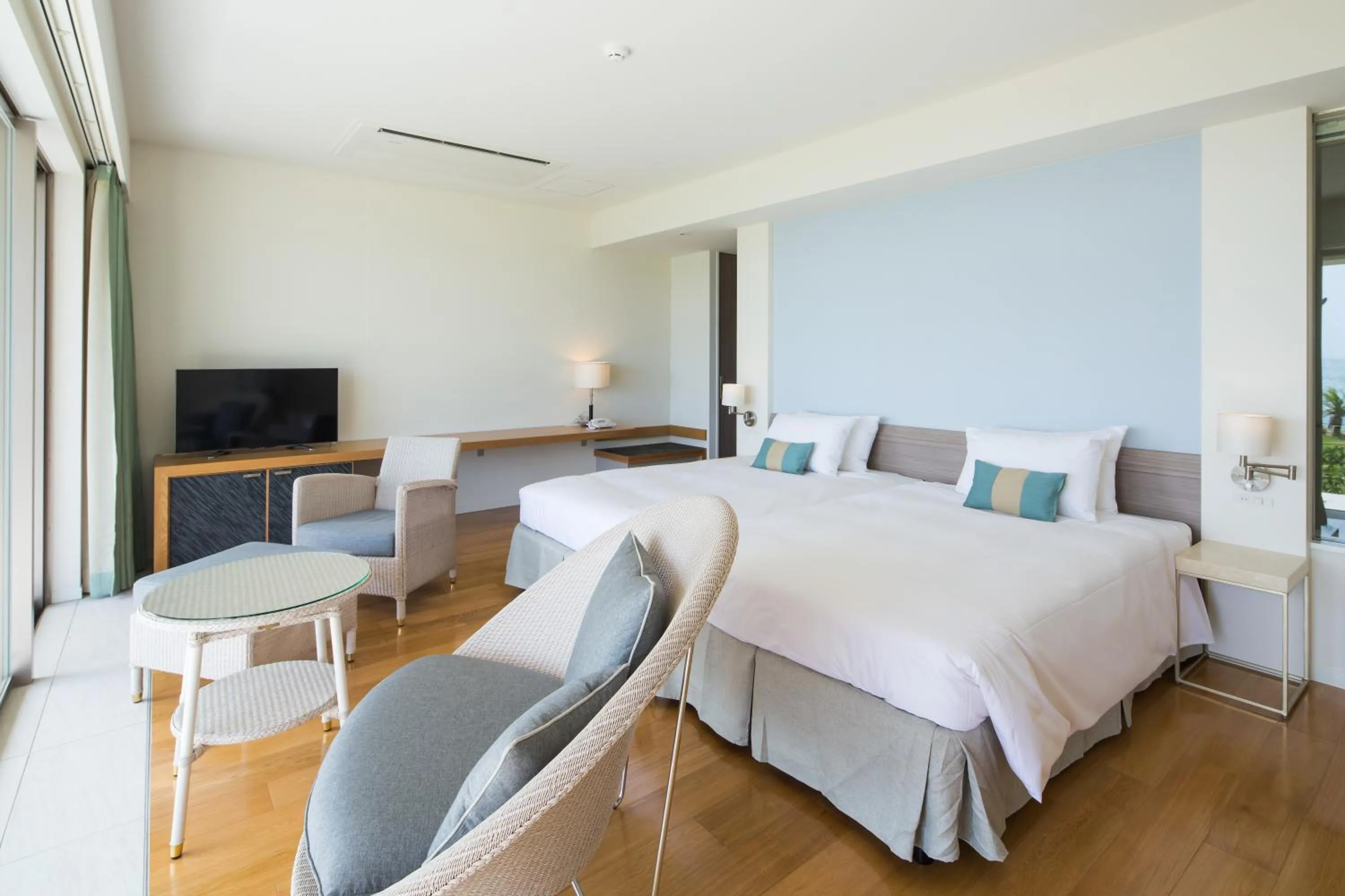 Bedroom, Bed in Beach Hotel Sunshine Ishigakijima