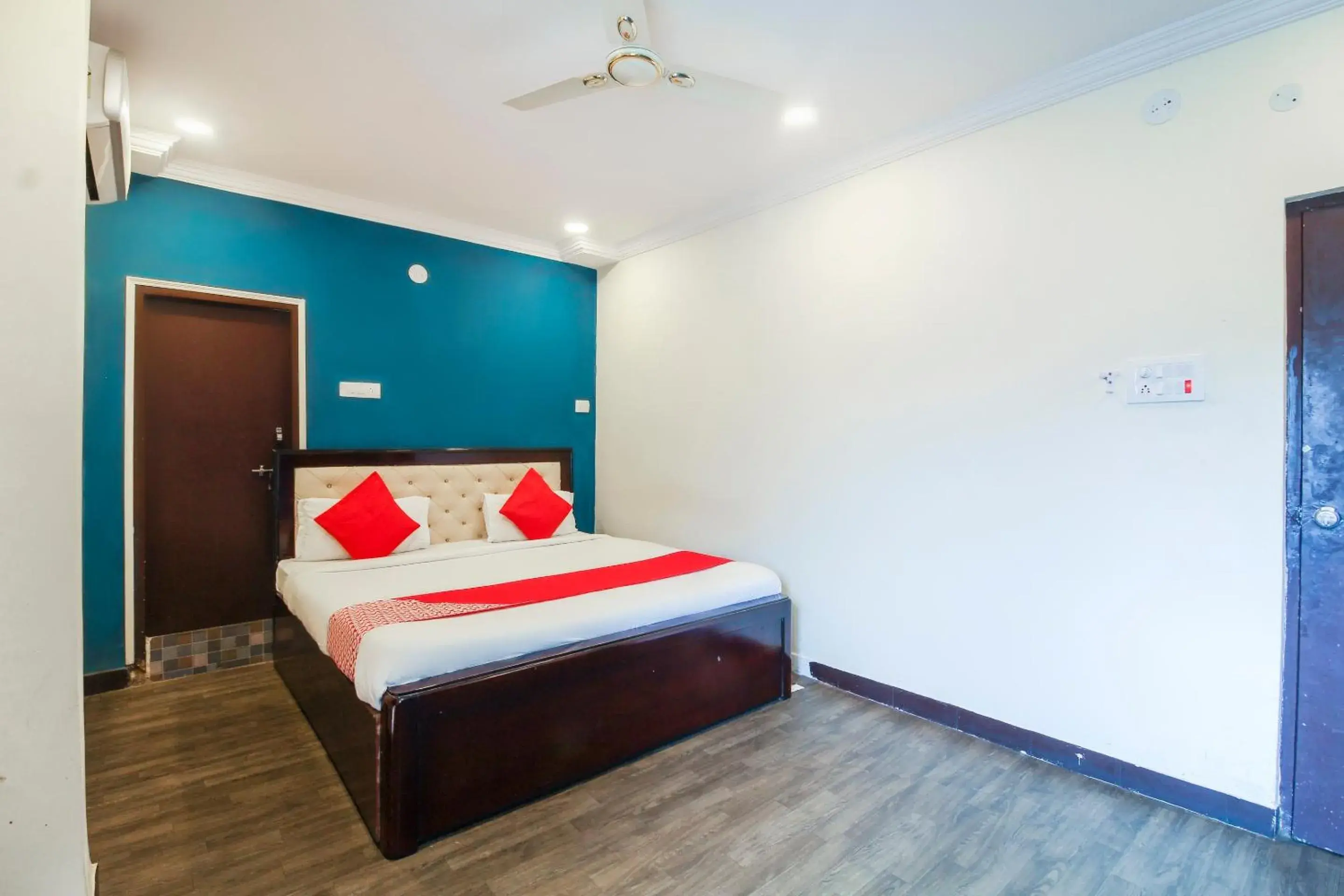 Deluxe Double Room - single occupancy in Hotel O Happy Guest House near LV Prasad eye Hospital Deluxe Double Room - single occupancy in Hotel O Happy Guest House near LV Prasad eye Hospital