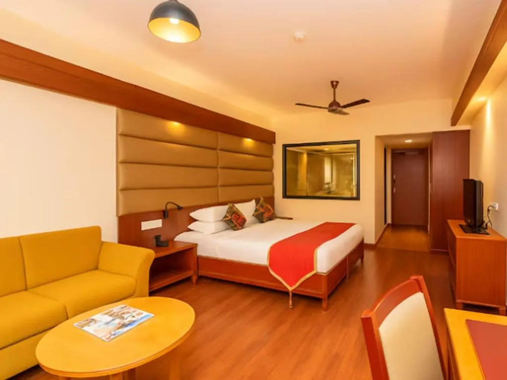 Photo of the whole room, Bed in Hotel Hilltop Palace