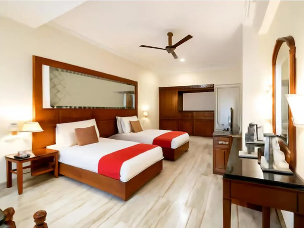 Photo of the whole room, Bed in Hotel Hilltop Palace