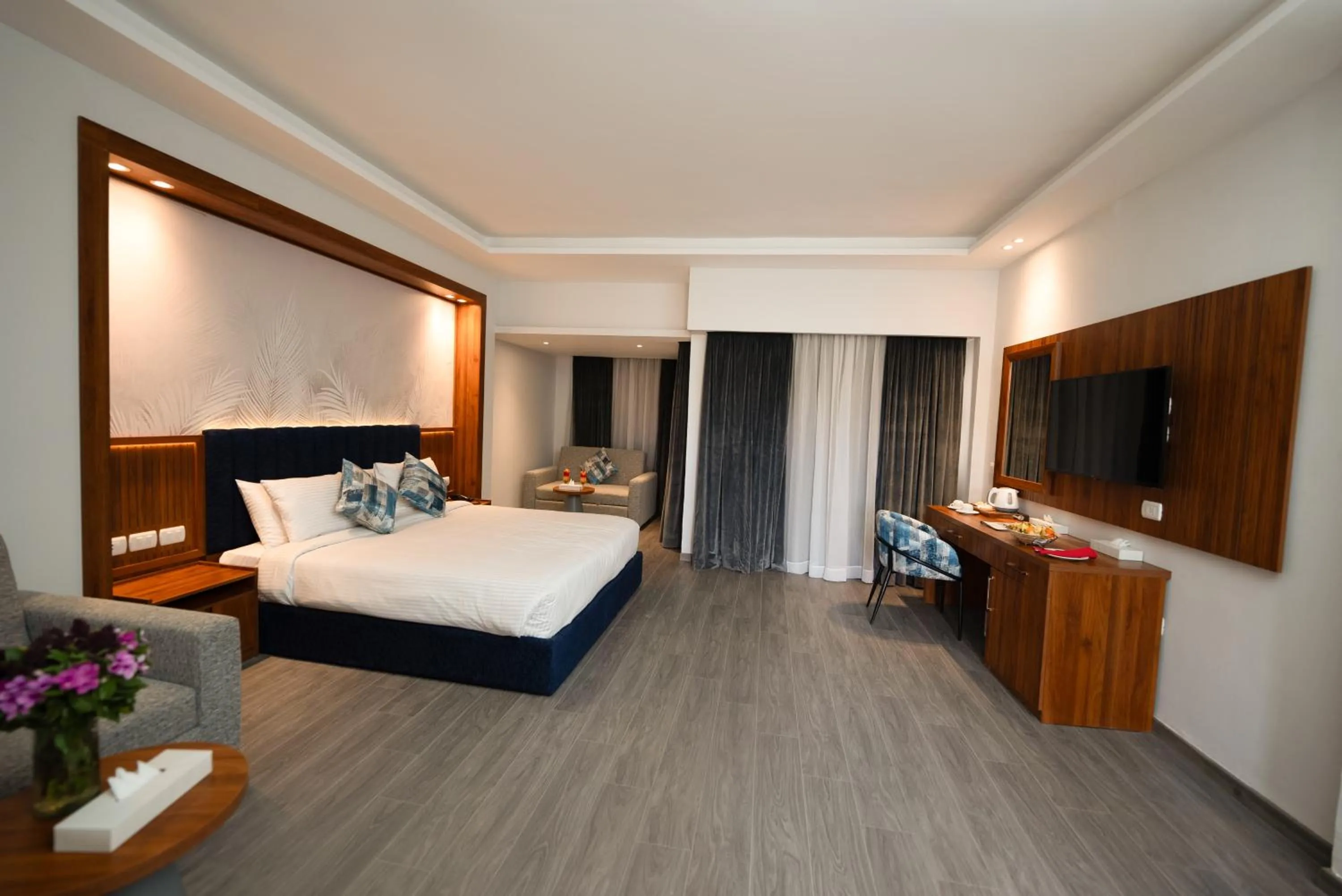 Bedroom, Bed in Golden Beach Resort