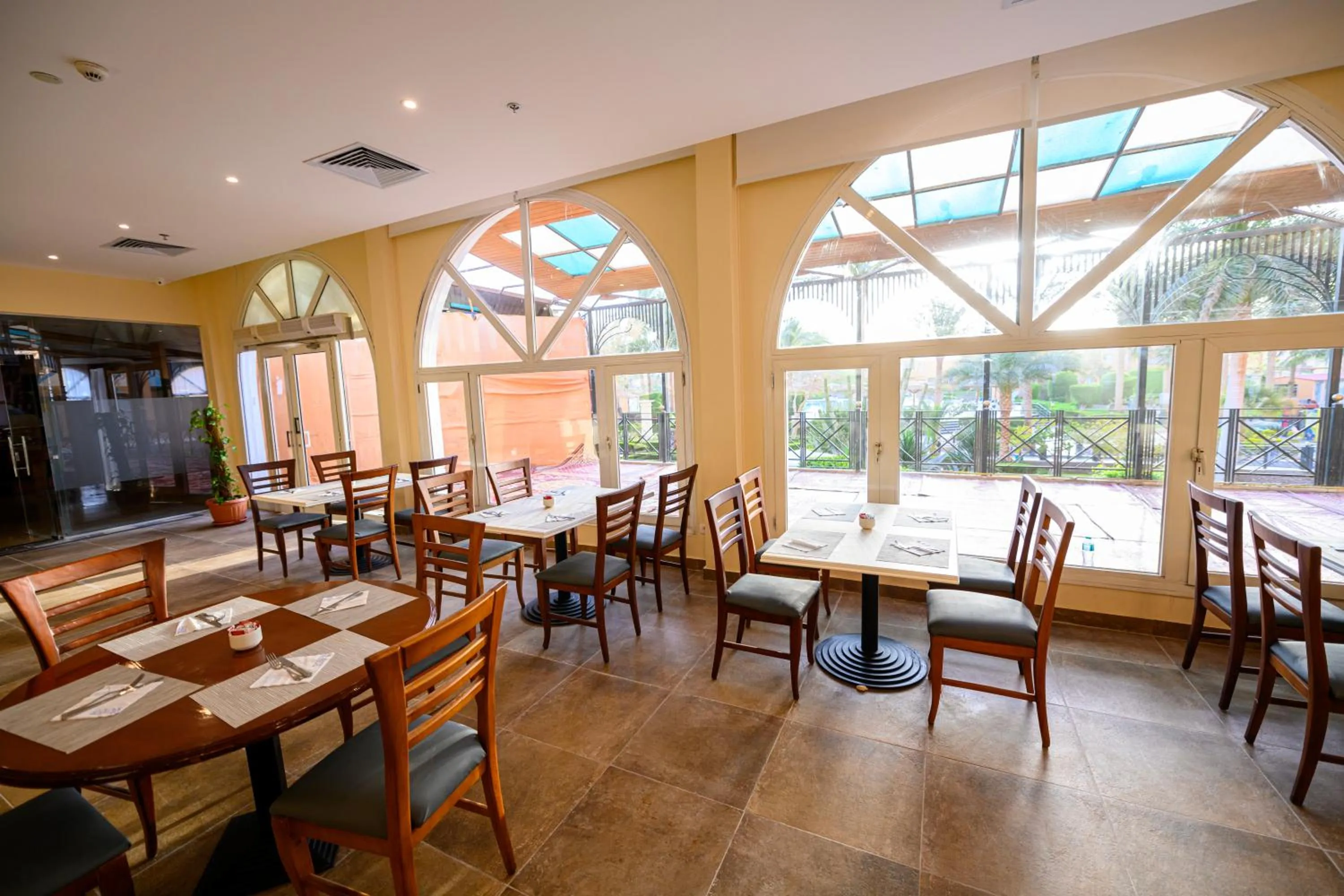 Restaurant/places to eat in Golden Beach Resort