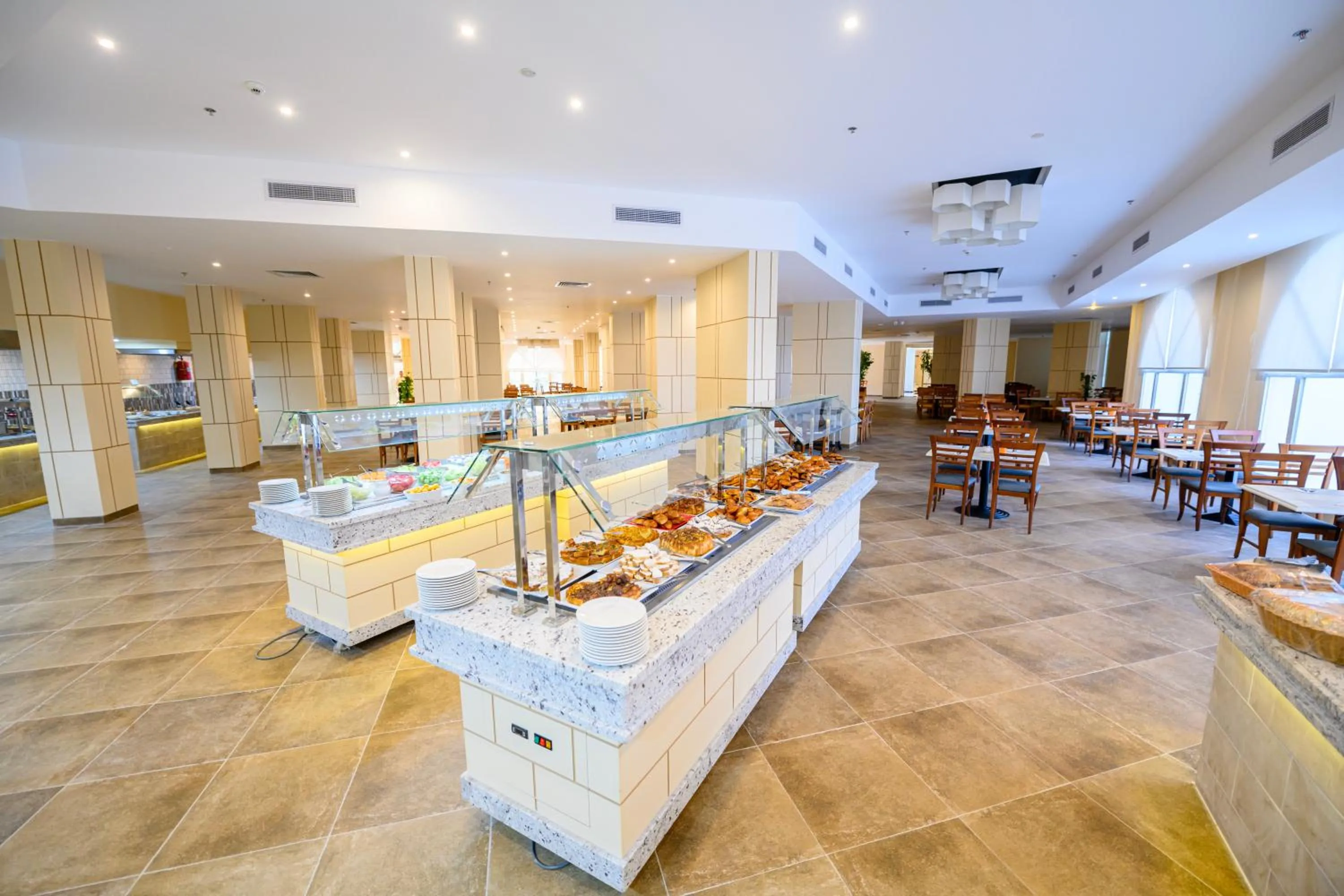 Restaurant/places to eat in Golden Beach Resort