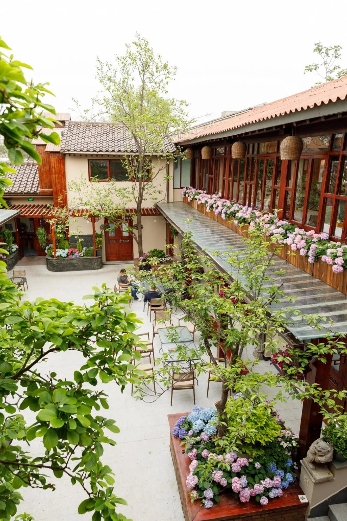 Property building in Jingshan Garden Hotel