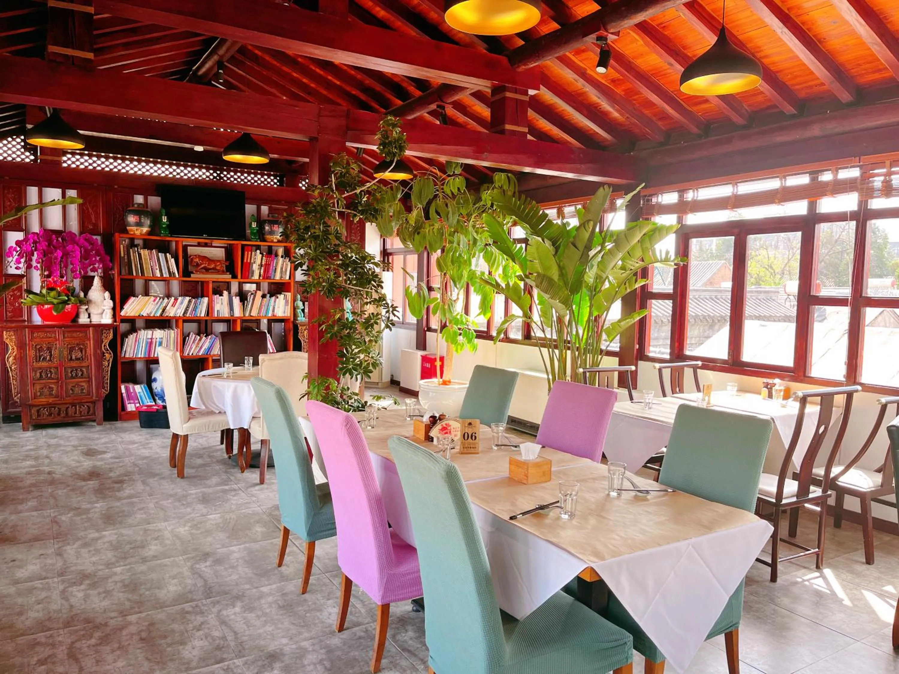 Restaurant/places to eat in Jingshan Garden Hotel