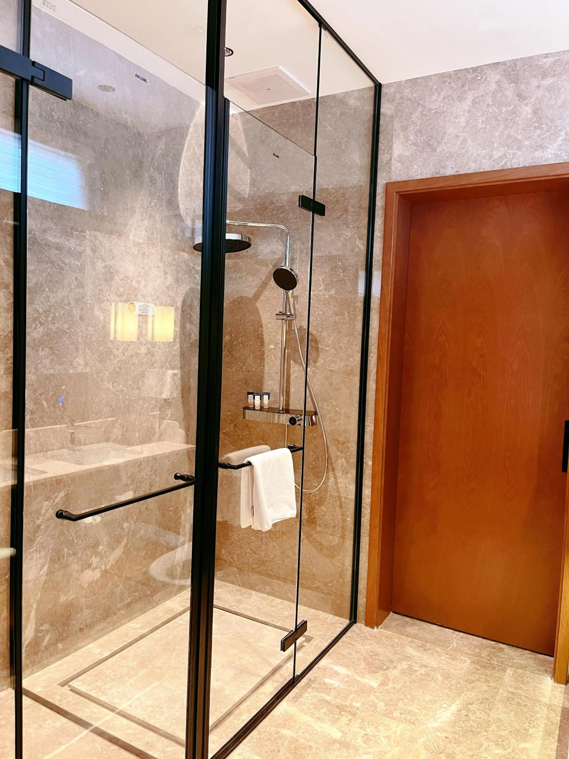 Bathroom in Jingshan Garden Hotel