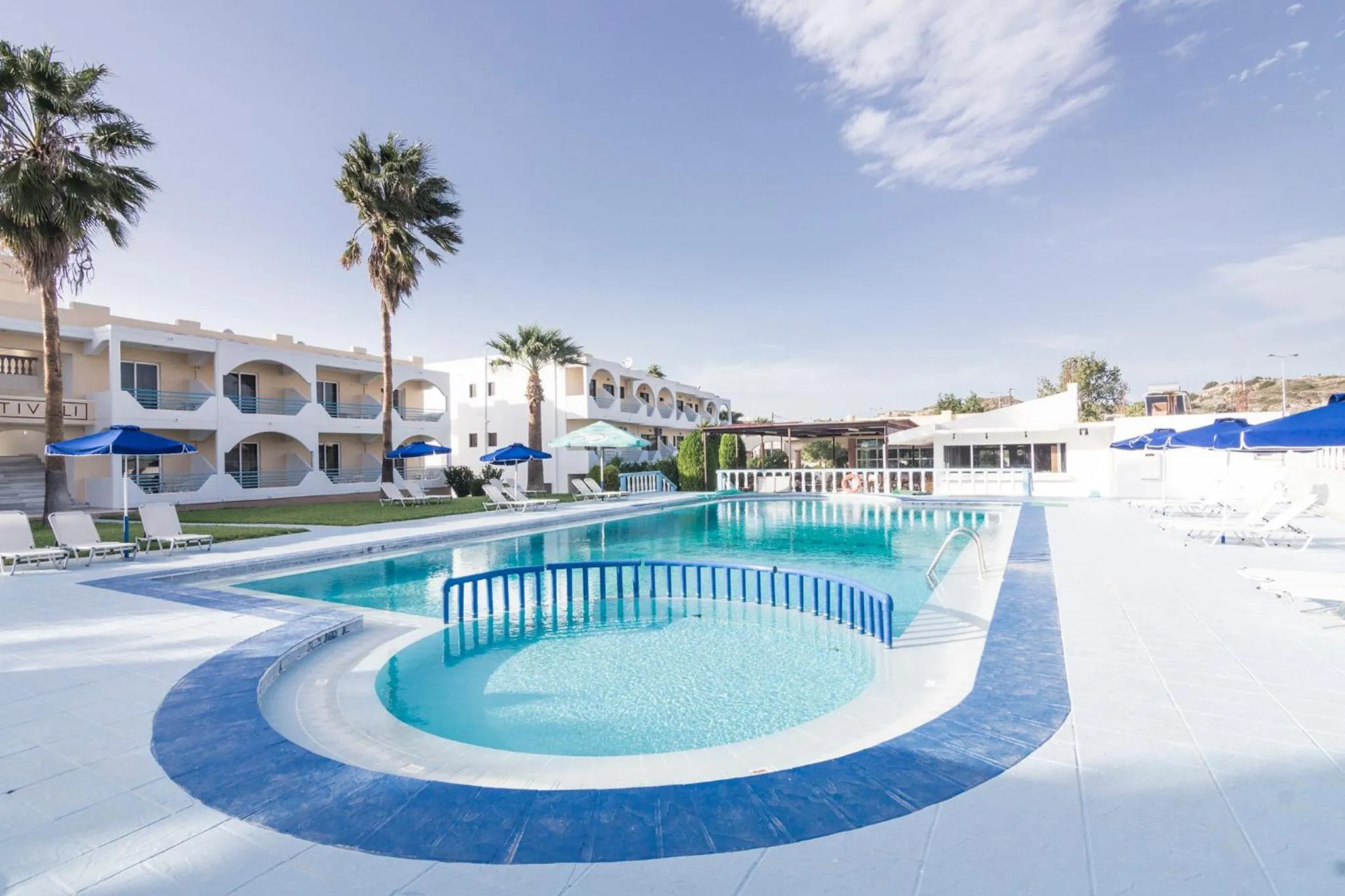 Swimming pool in Tivoli Hotel