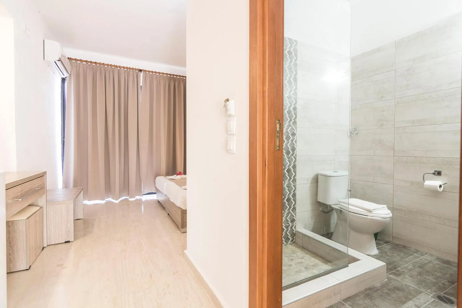 Toilet in Tivoli Hotel