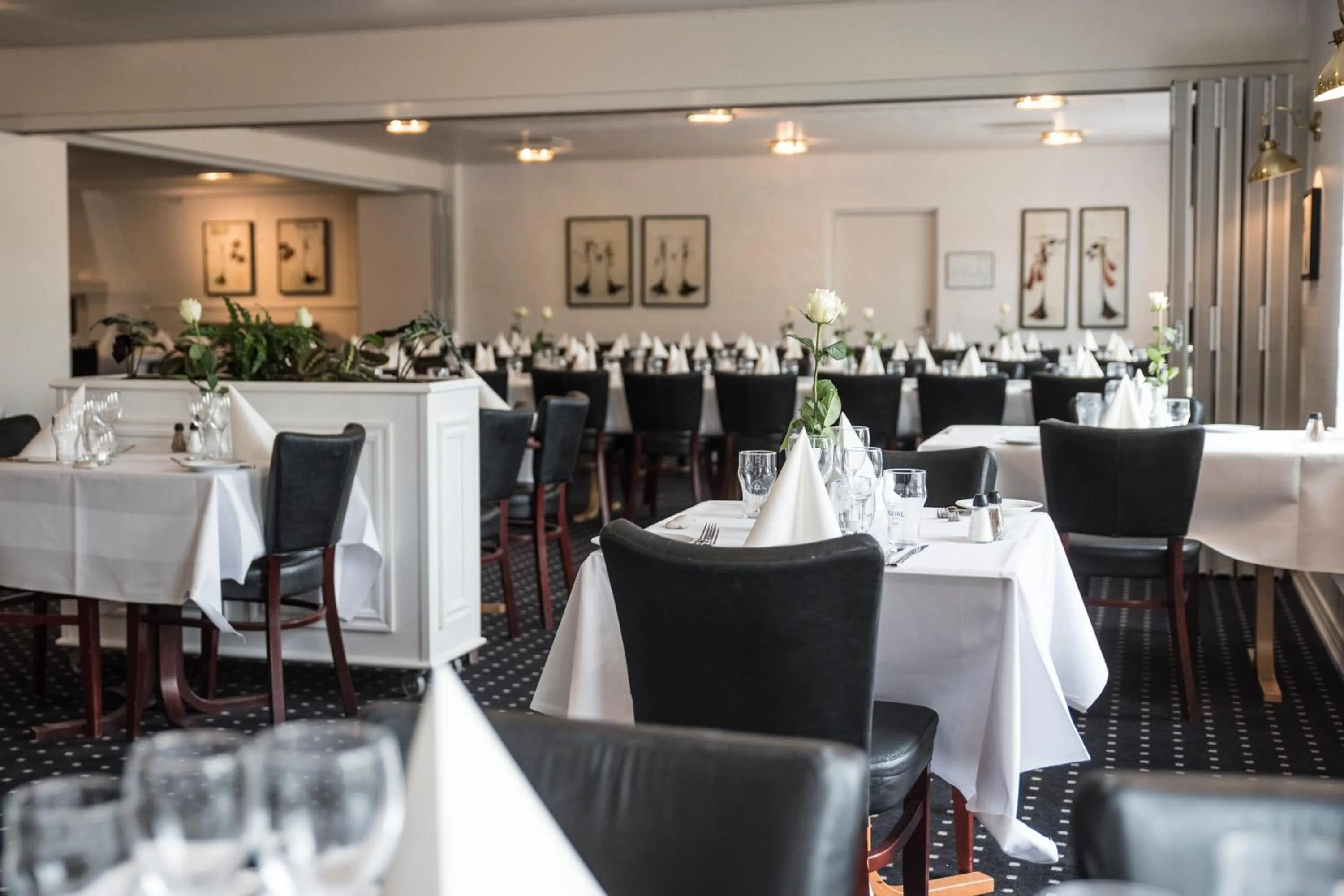 Restaurant/places to eat in Rønnes Hotel