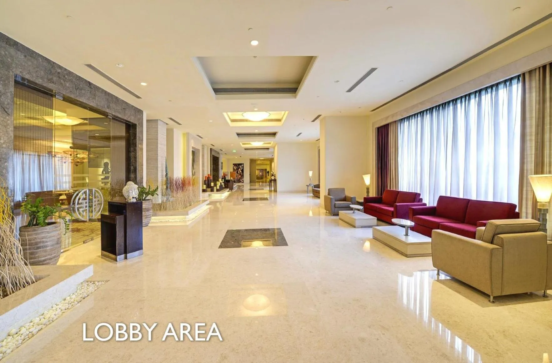 Lobby or reception in Radisson Blu Bengaluru Outer Ring Road