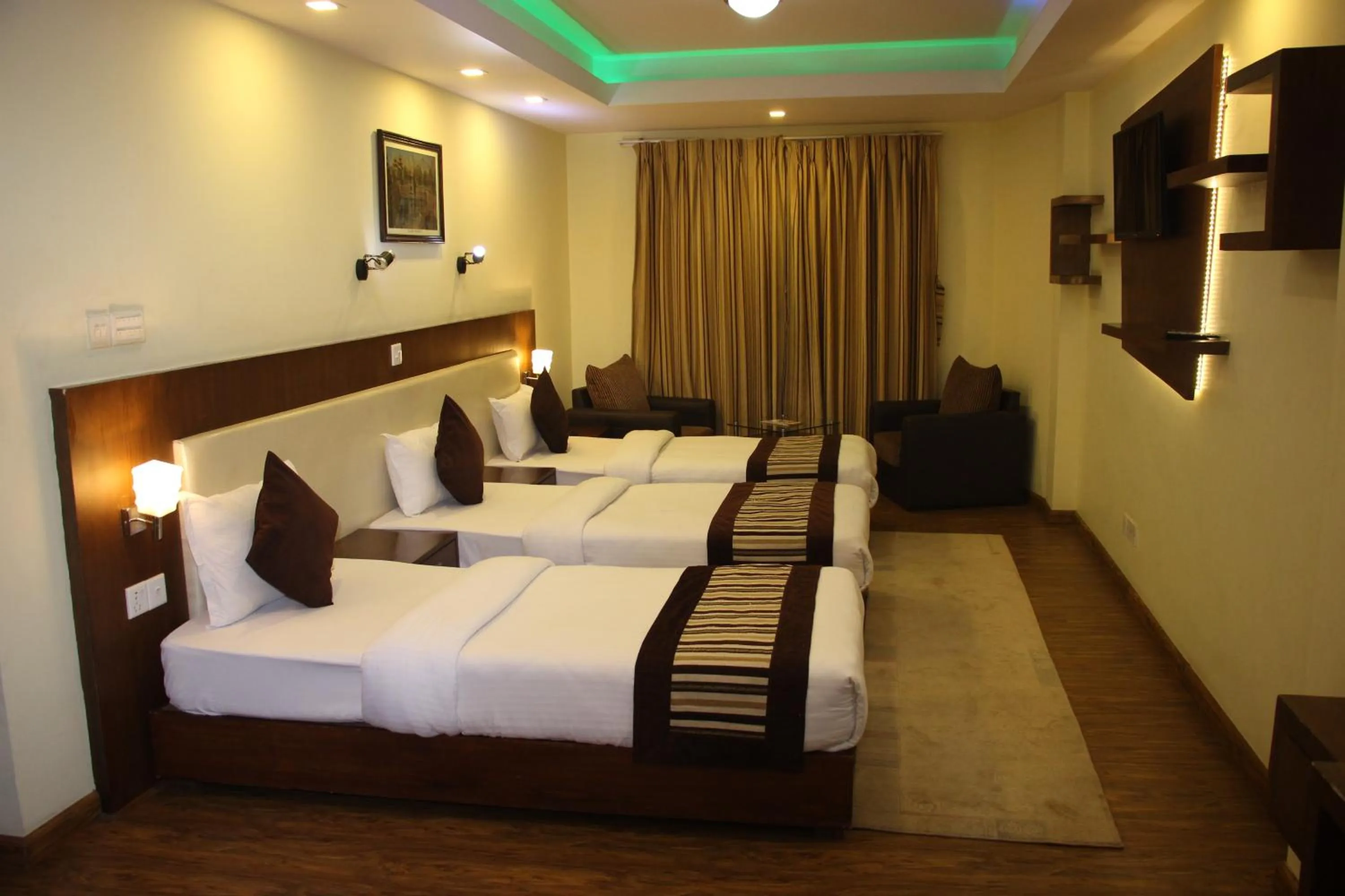 Bedroom, Bed in Backyard Hotel