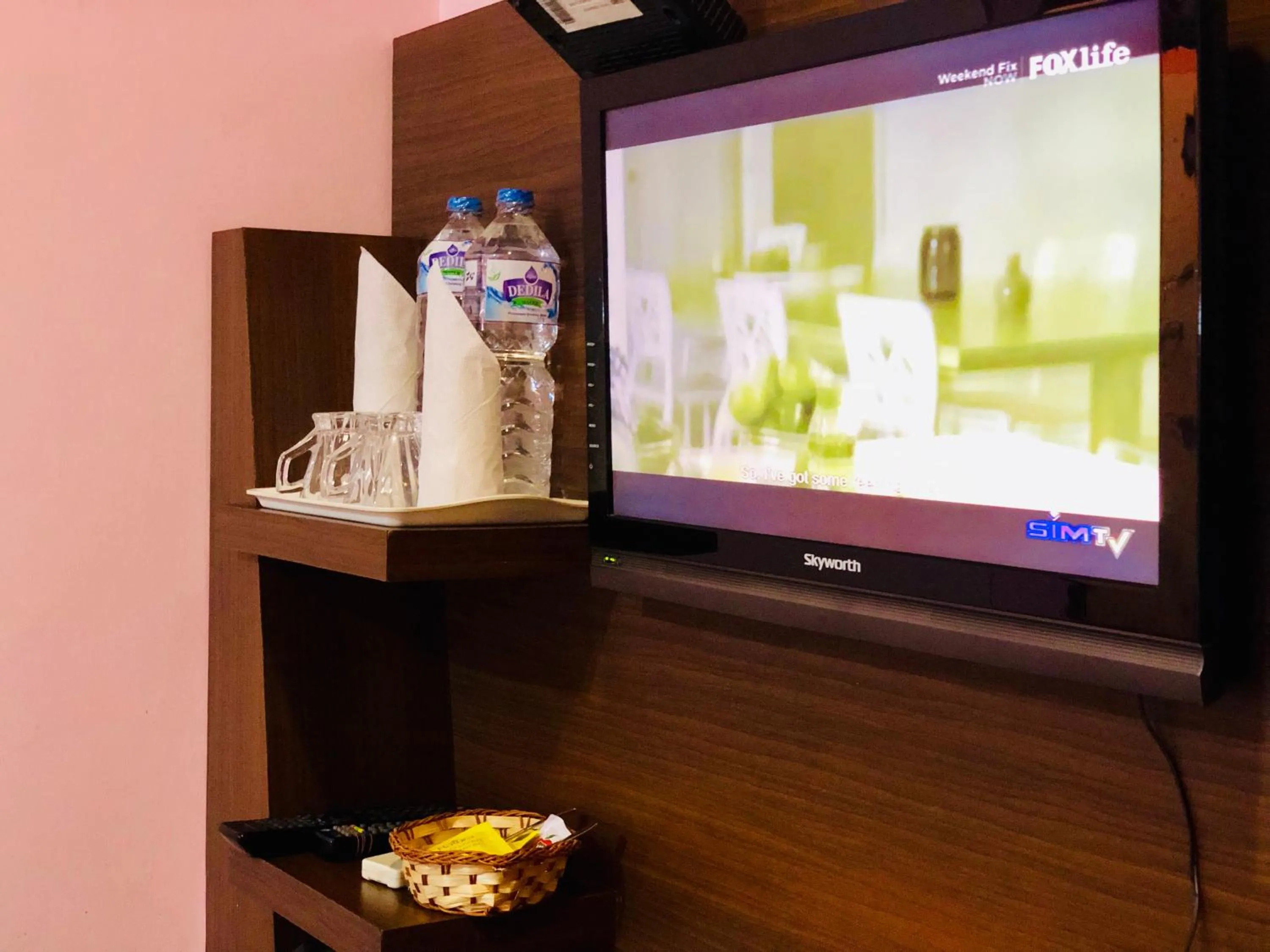 TV and multimedia in Backyard Hotel