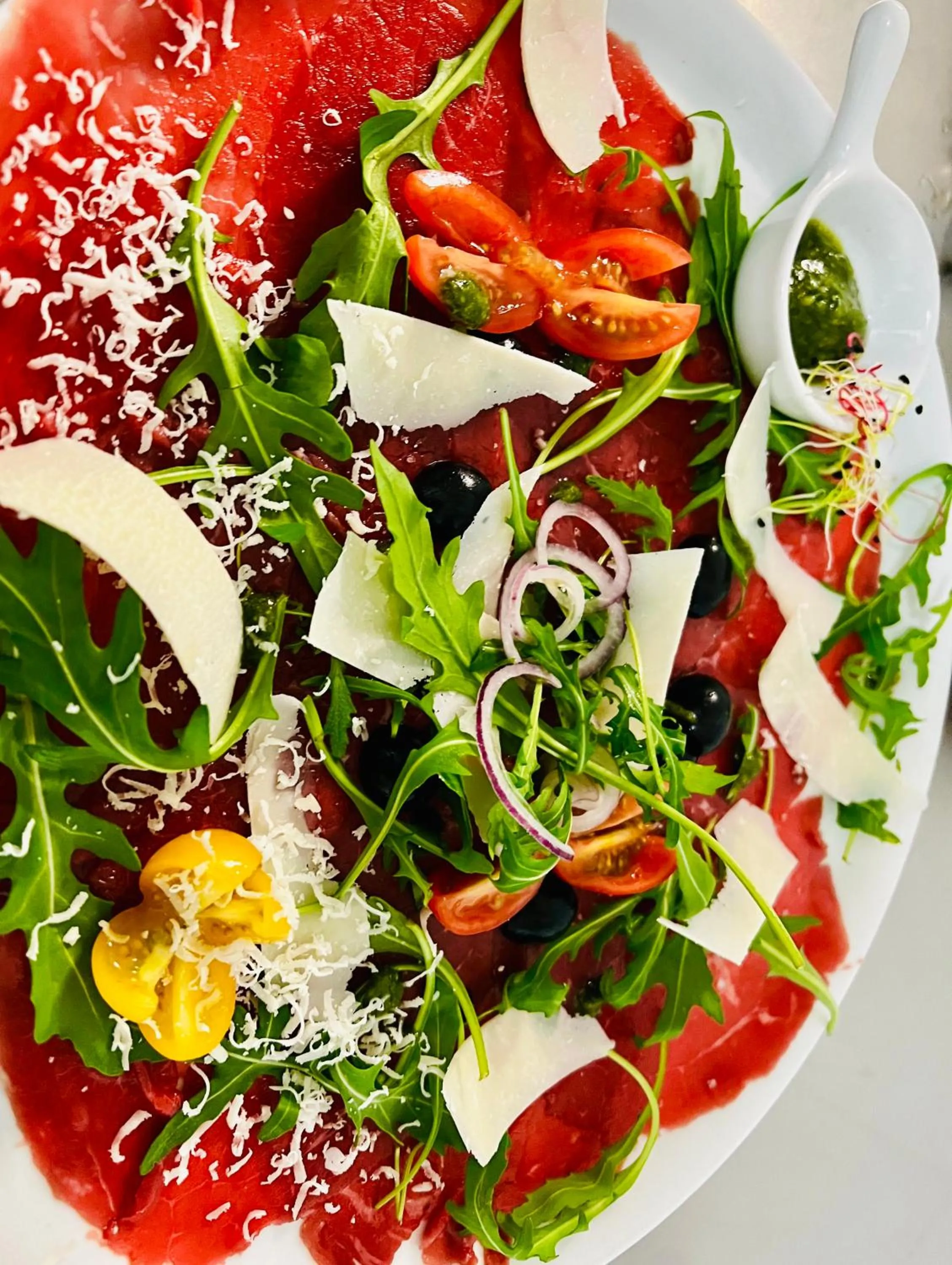 Restaurant/places to eat in Le Cheval Blanc