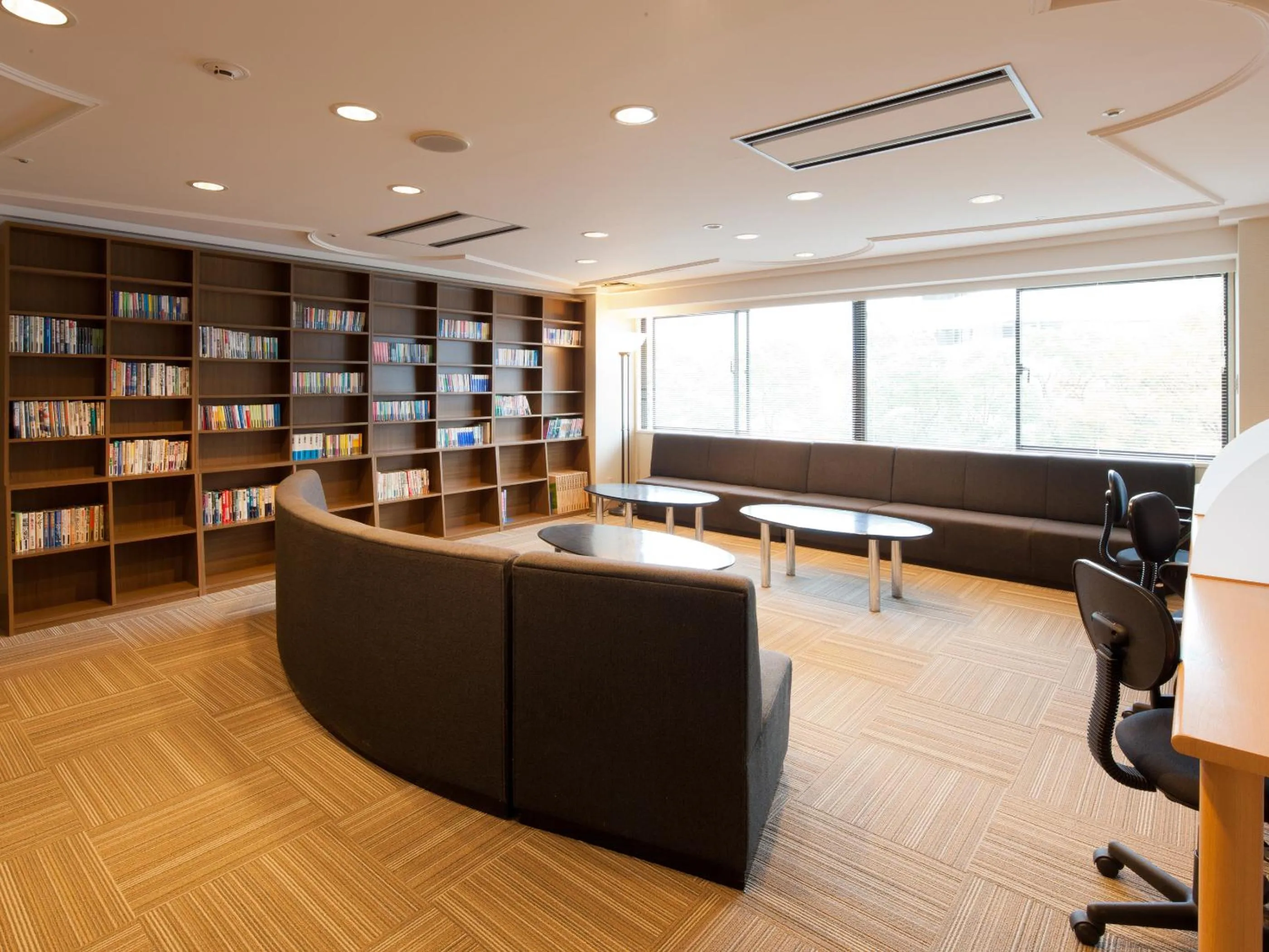 Library in Hotel Pearl City Kobe