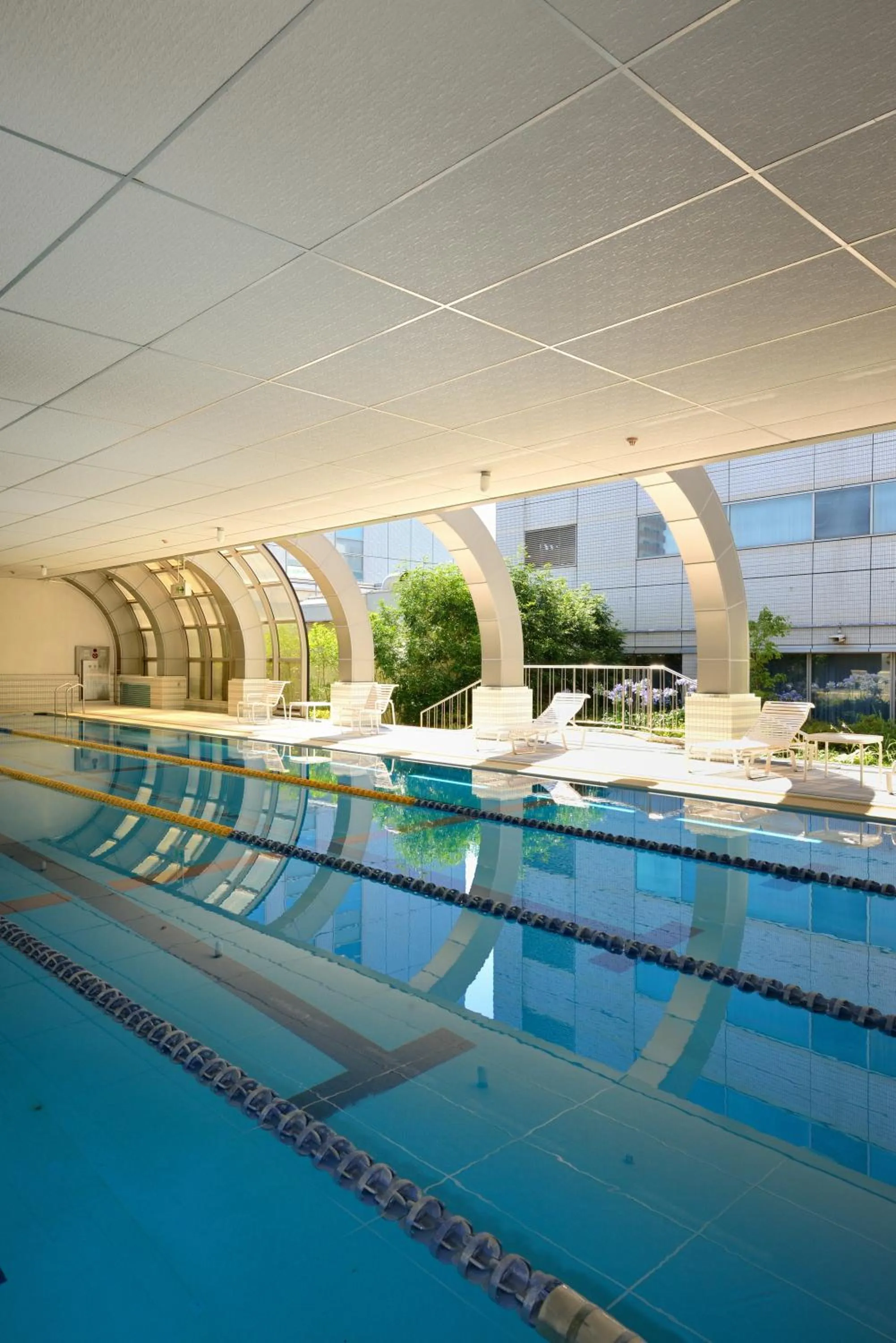 Swimming pool in Hotel Crown Palais Hamamatsu