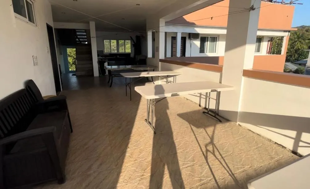 Seabreeze Beach Lodge