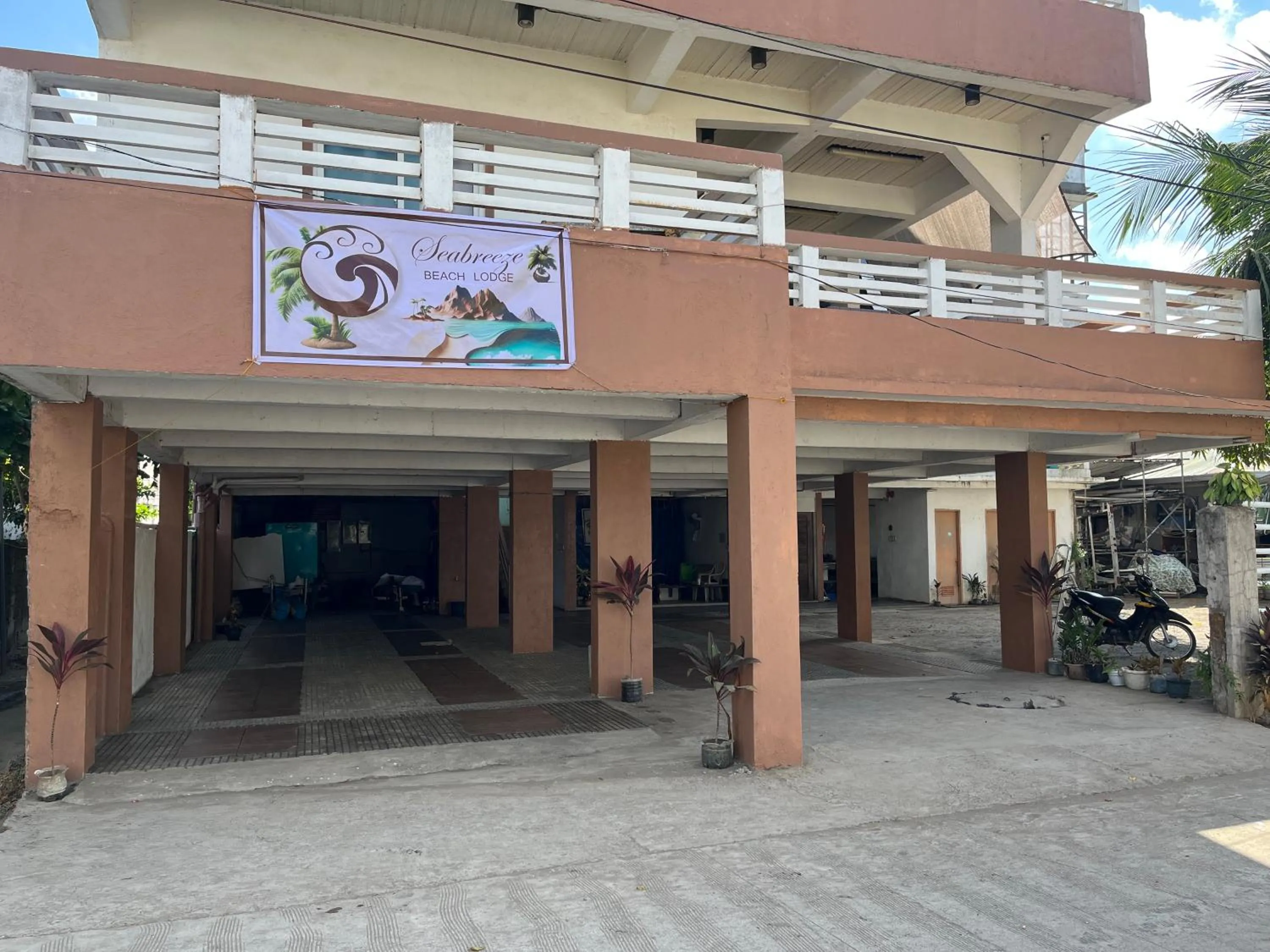 Seabreeze Beach Lodge