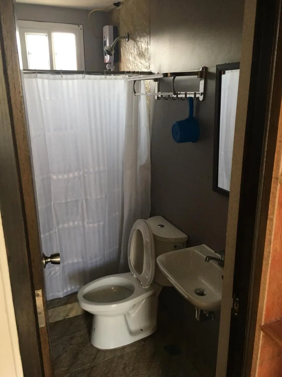 Seabreeze Beach Lodge