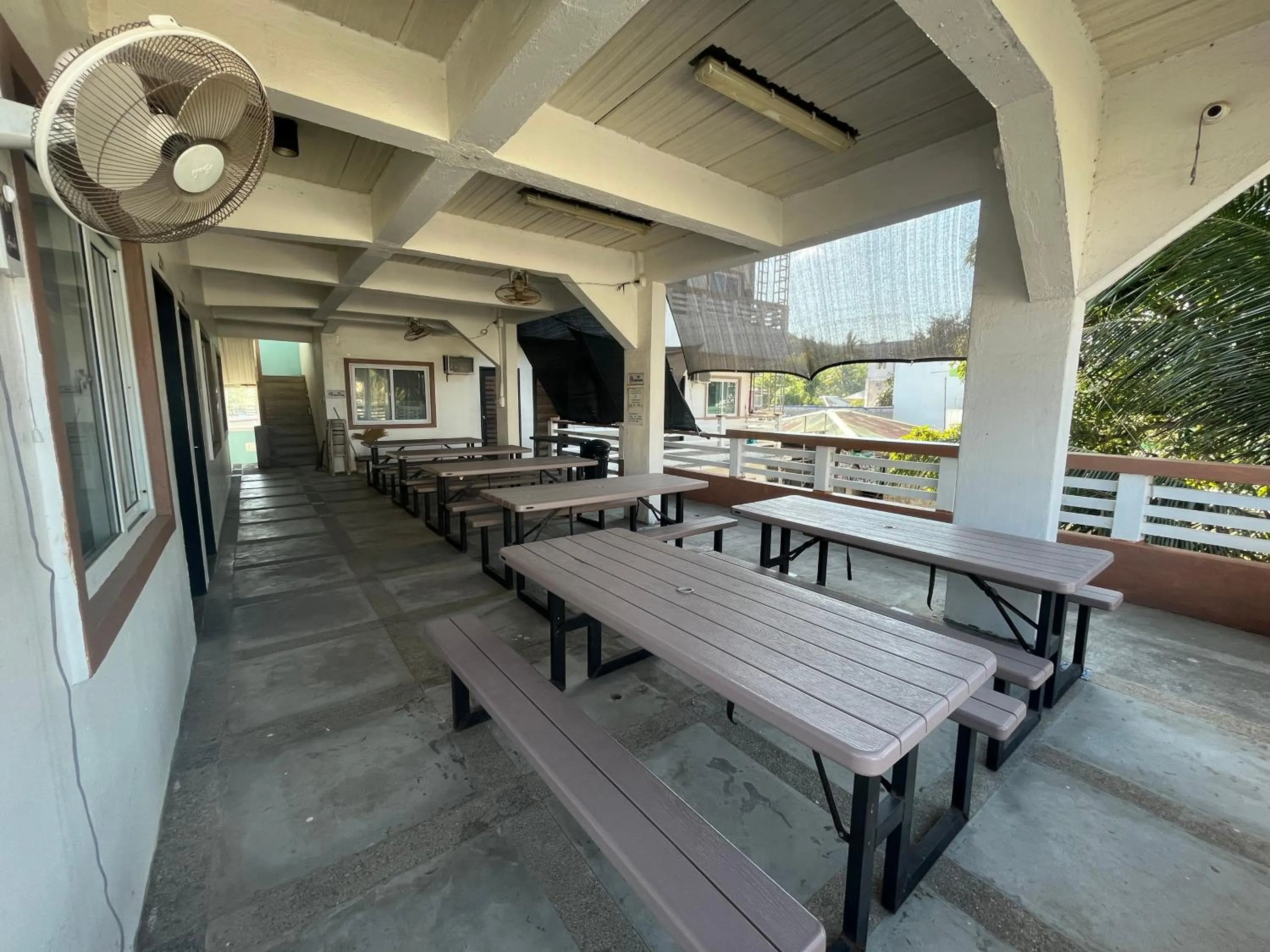 Seabreeze Beach Lodge