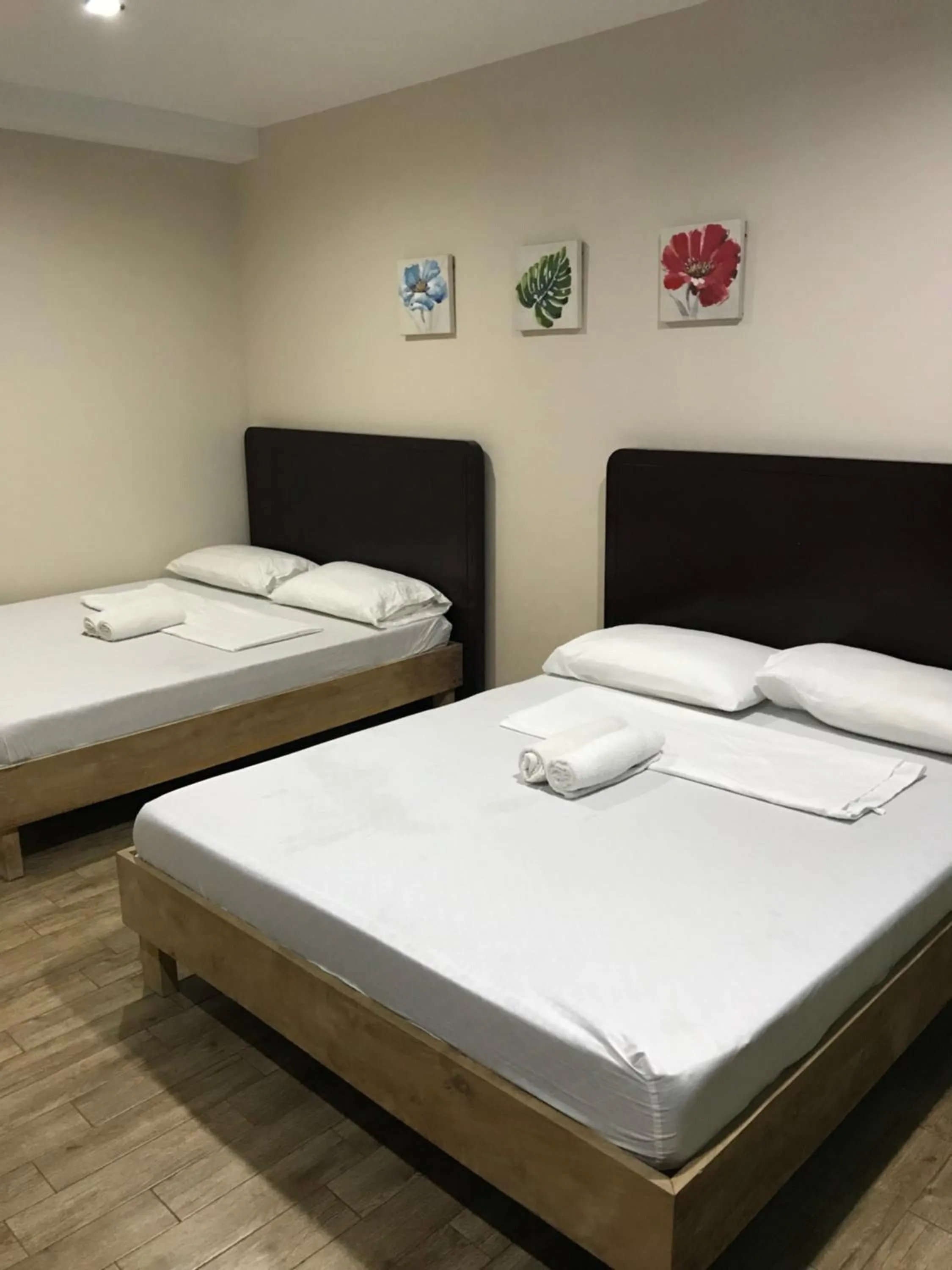 Bed in Seabreeze Beach Lodge