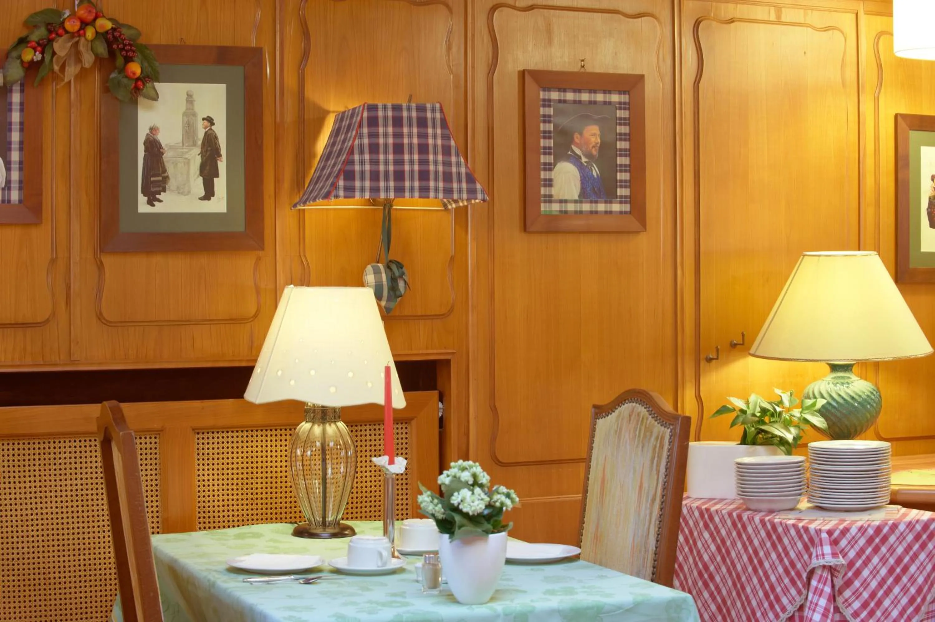 Restaurant/places to eat in Chez Jean