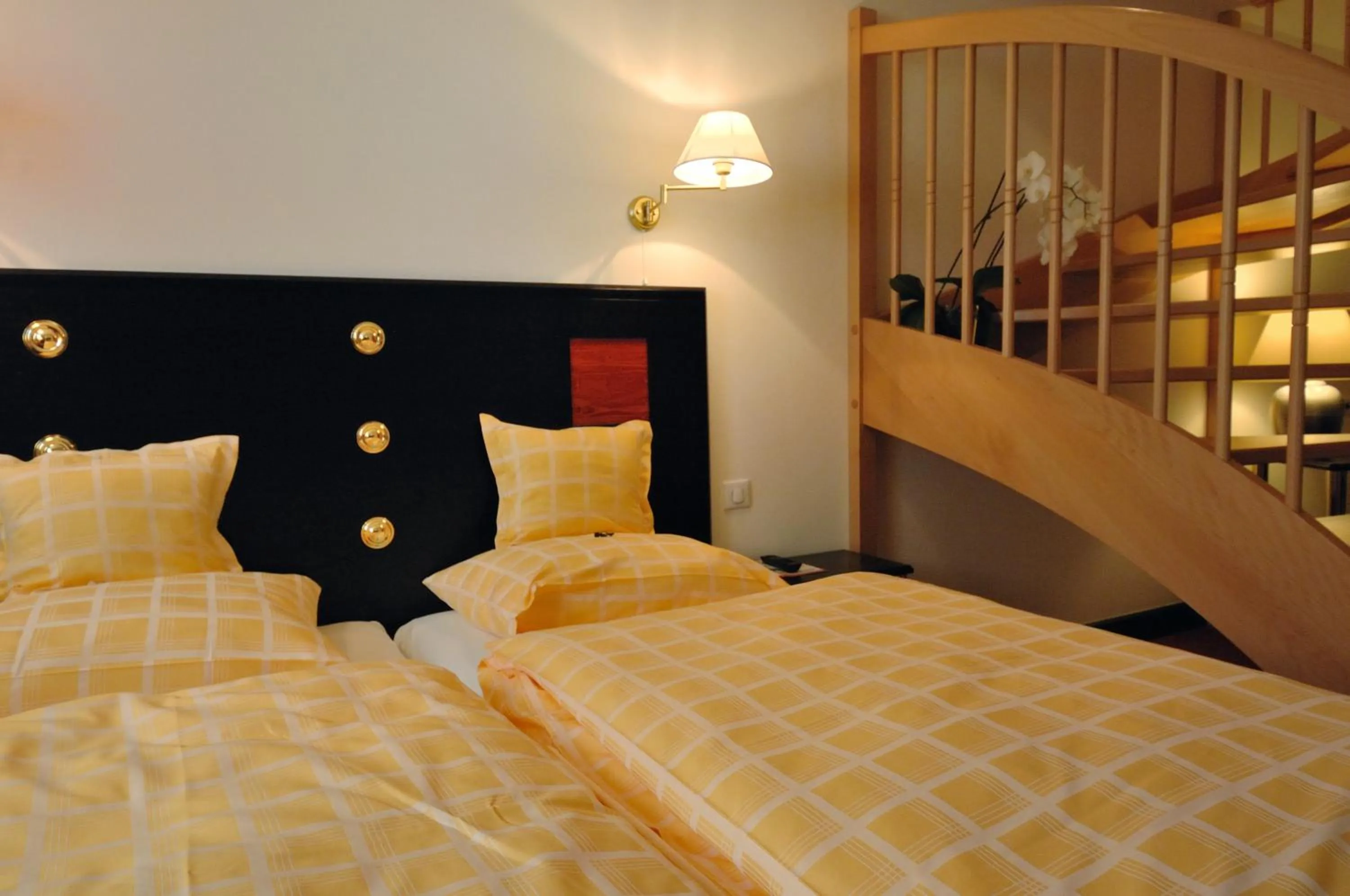 Photo of the whole room, Bed in Chez Jean