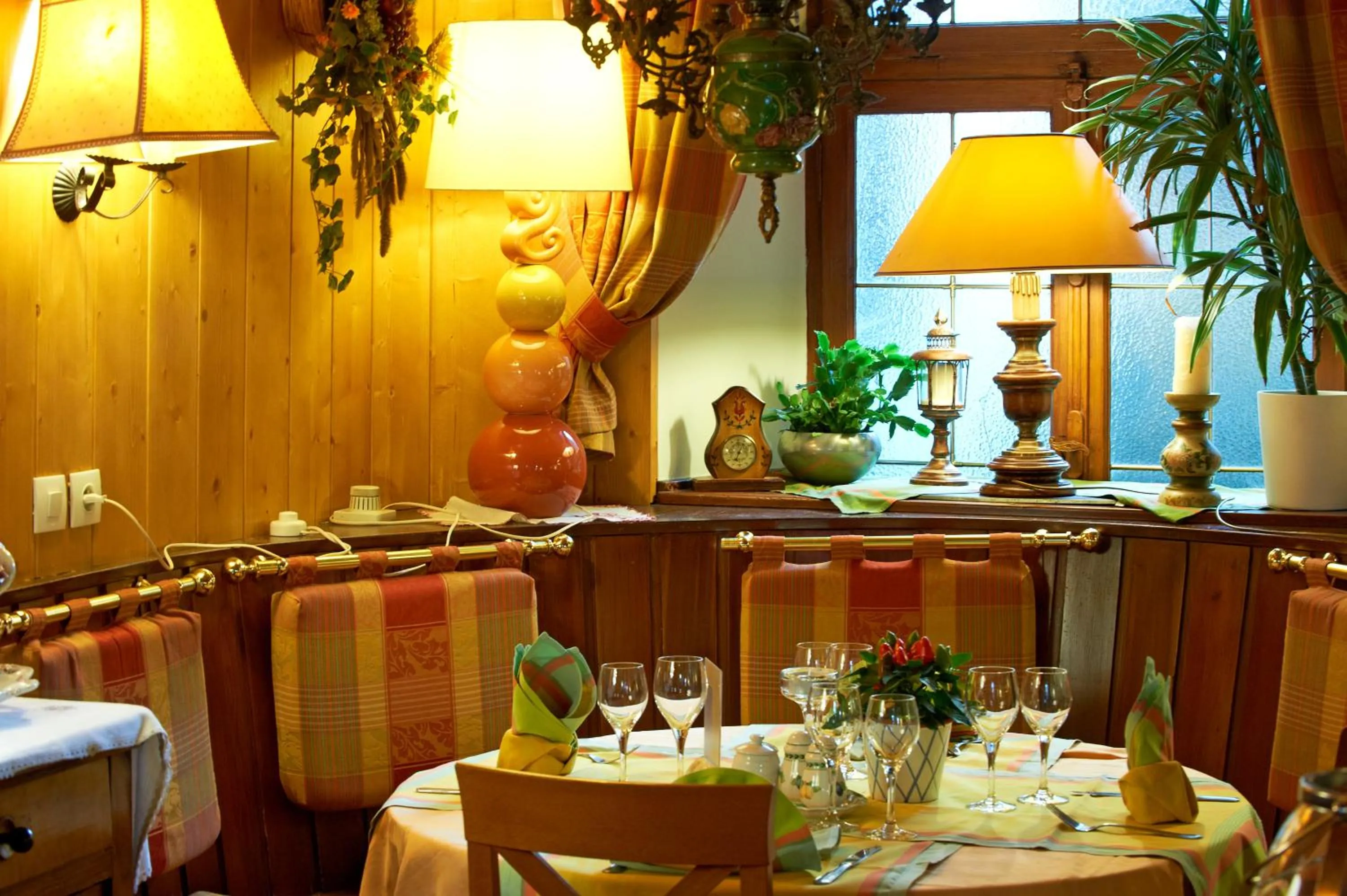 Restaurant/places to eat in Chez Jean