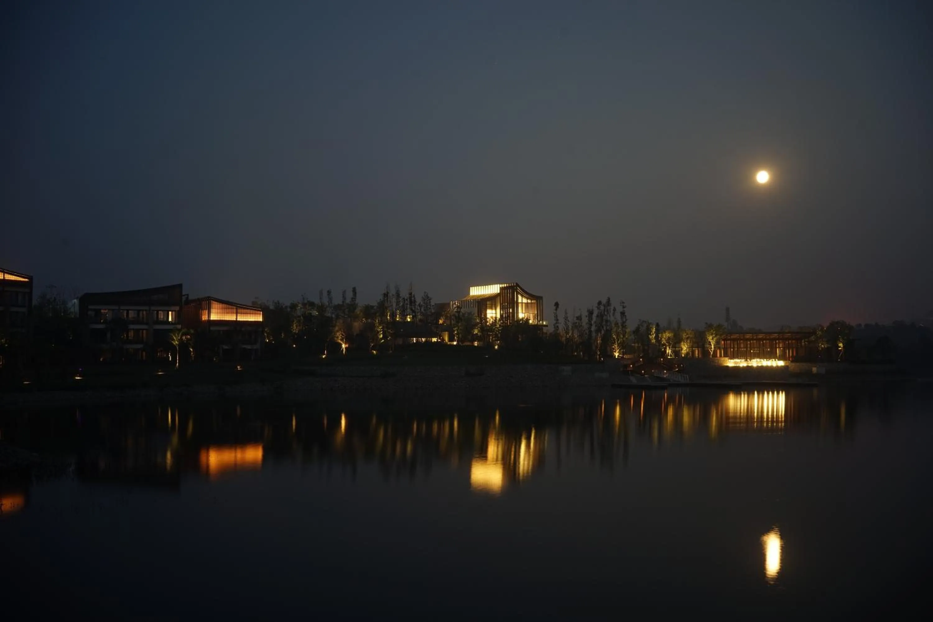 Jinshuo Holiday Hotel