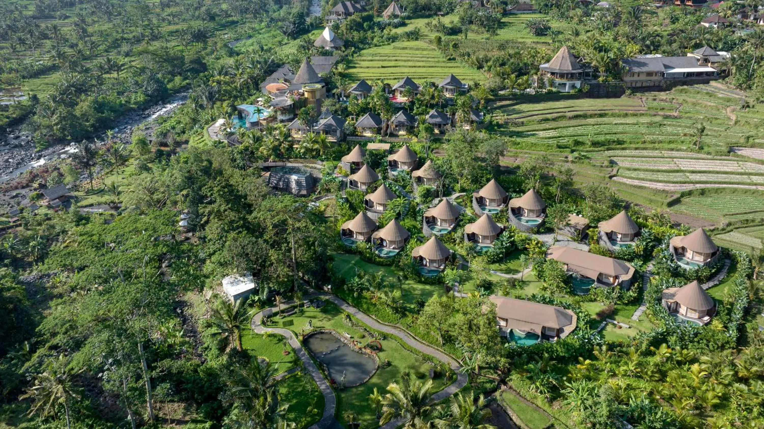 Property building in Wapa di Ume Sidemen