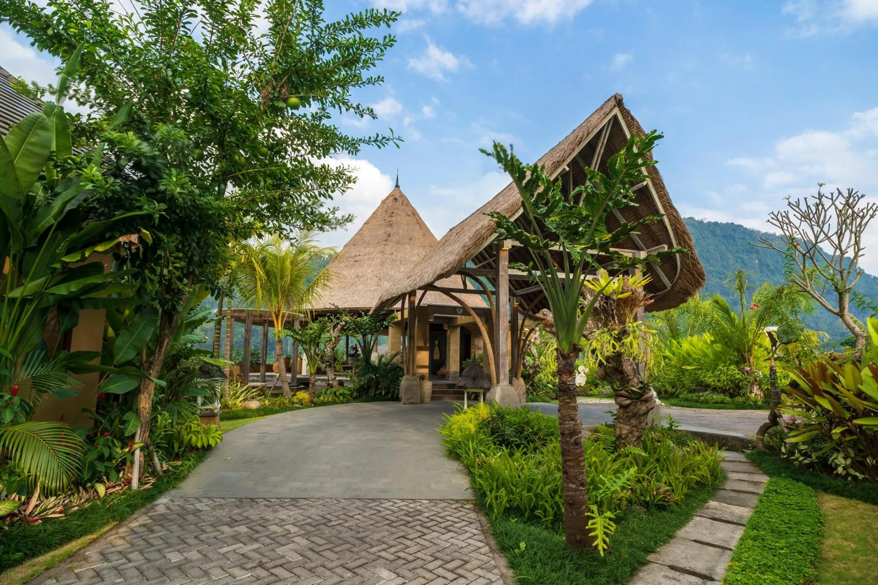 Property building in Wapa di Ume Sidemen