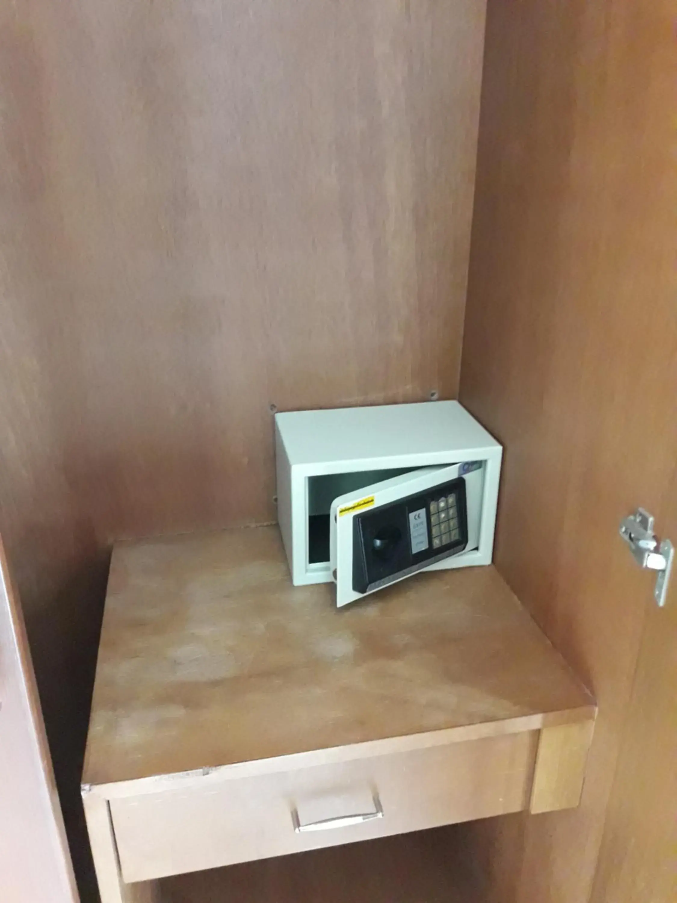 Family Room with Bathroom in Southern Fried Rice Family Room with Bathroom in Southern Fried Rice