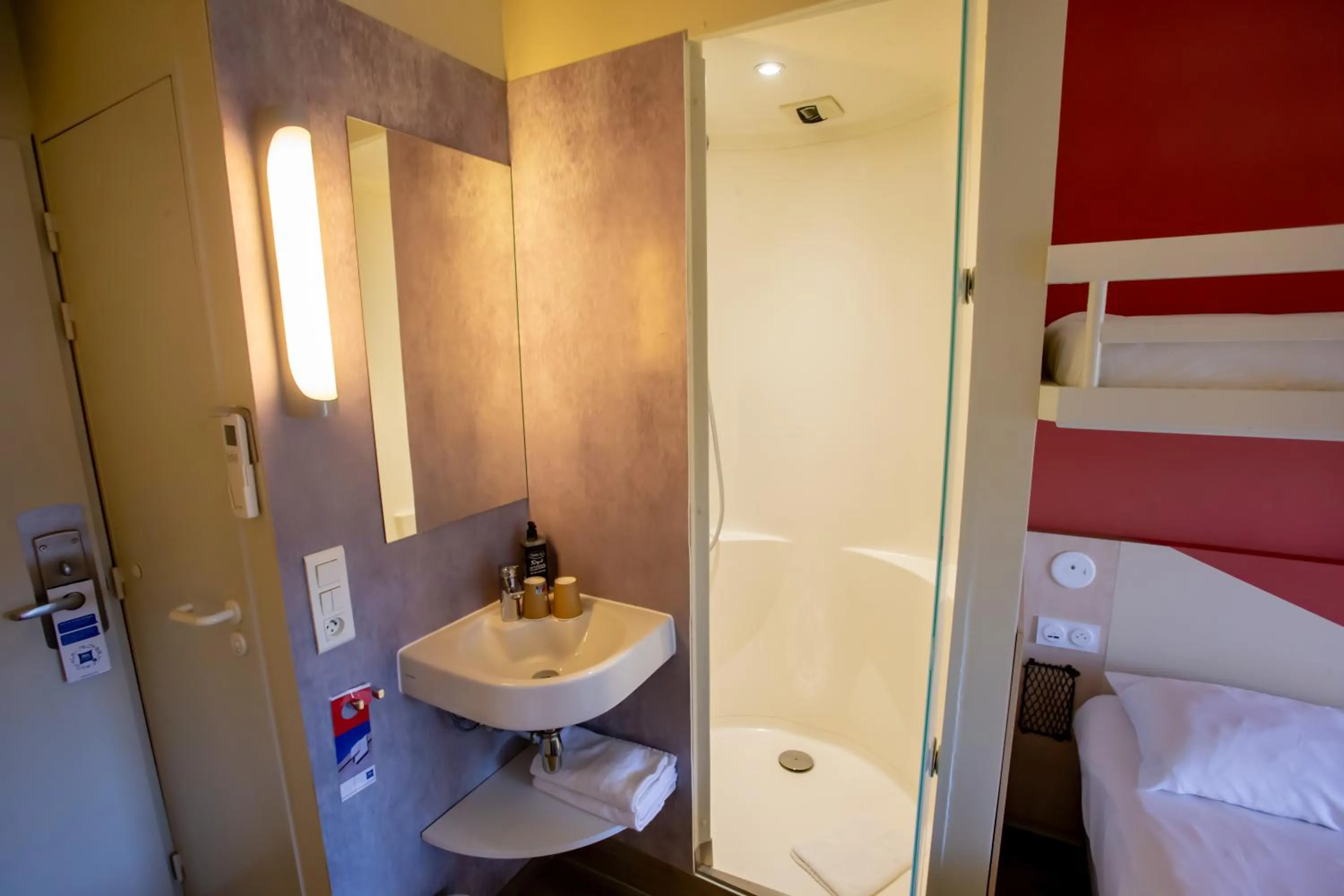 Bedroom, Bed in ibis budget Haguenau Strasbourg Nord